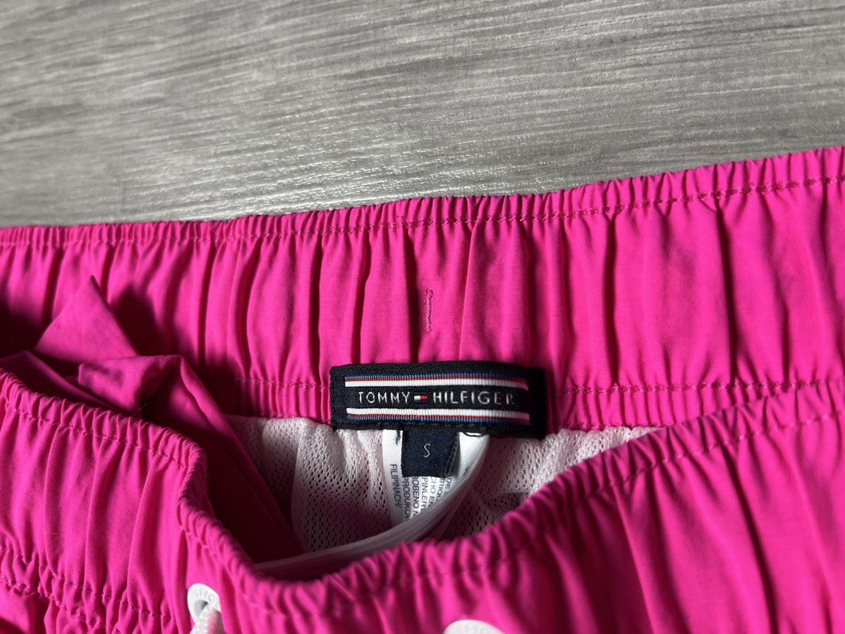 Tommy Hilfiger Tommy Hilfiger shorts swimmer size Small Size US 30 / EU 46 - 3 Thumbnail