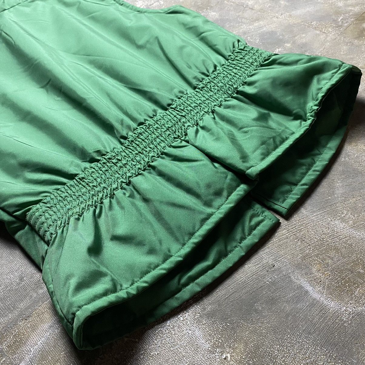 Miu Miu 99SS Utility Nylon Vest Size S / US 4 / IT 40 - 6 Thumbnail