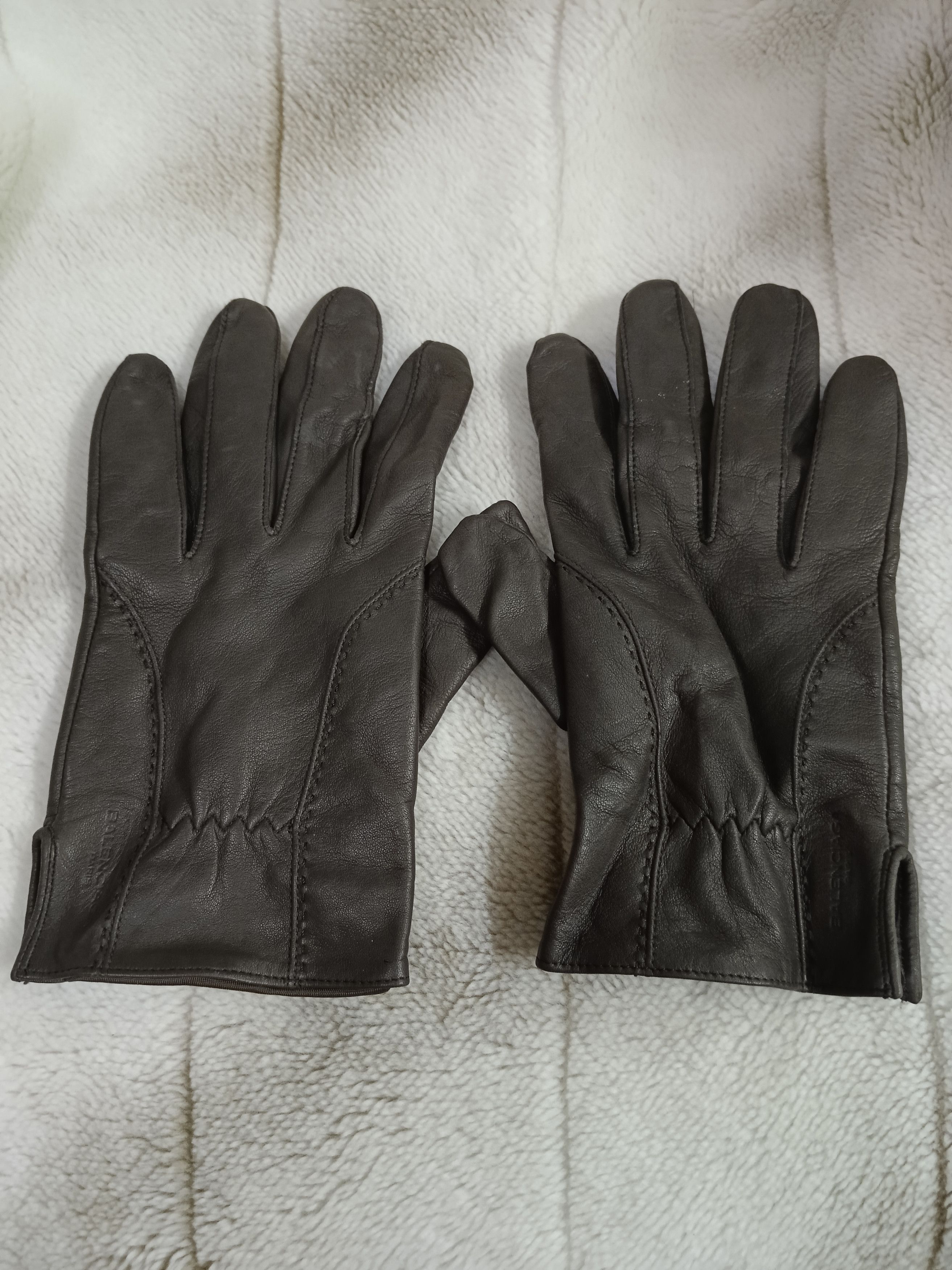 Balenciaga BALENCIAGA PARIS UNISEX SOFT LEATHER GLOVES Size ONE SIZE - 3 Thumbnail