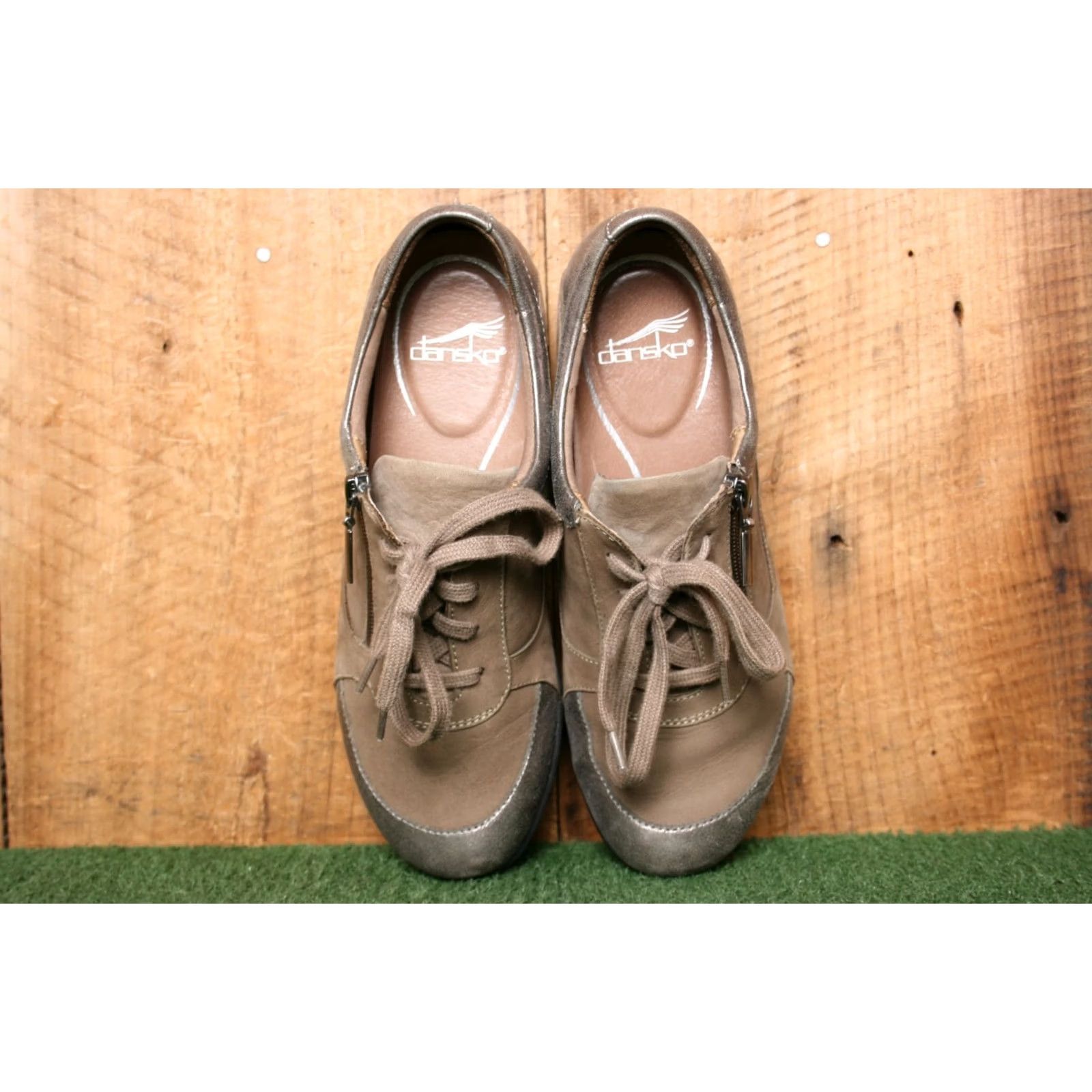 Dansko DANSKO Loretta Taupe Nubuck Lace Up Zip Sneakers Women 8.5 EU 39 Casual Nubuck Upper Wedge Leather?: Sneakers Size US 9 / IT 39 - 4 Thumbnail