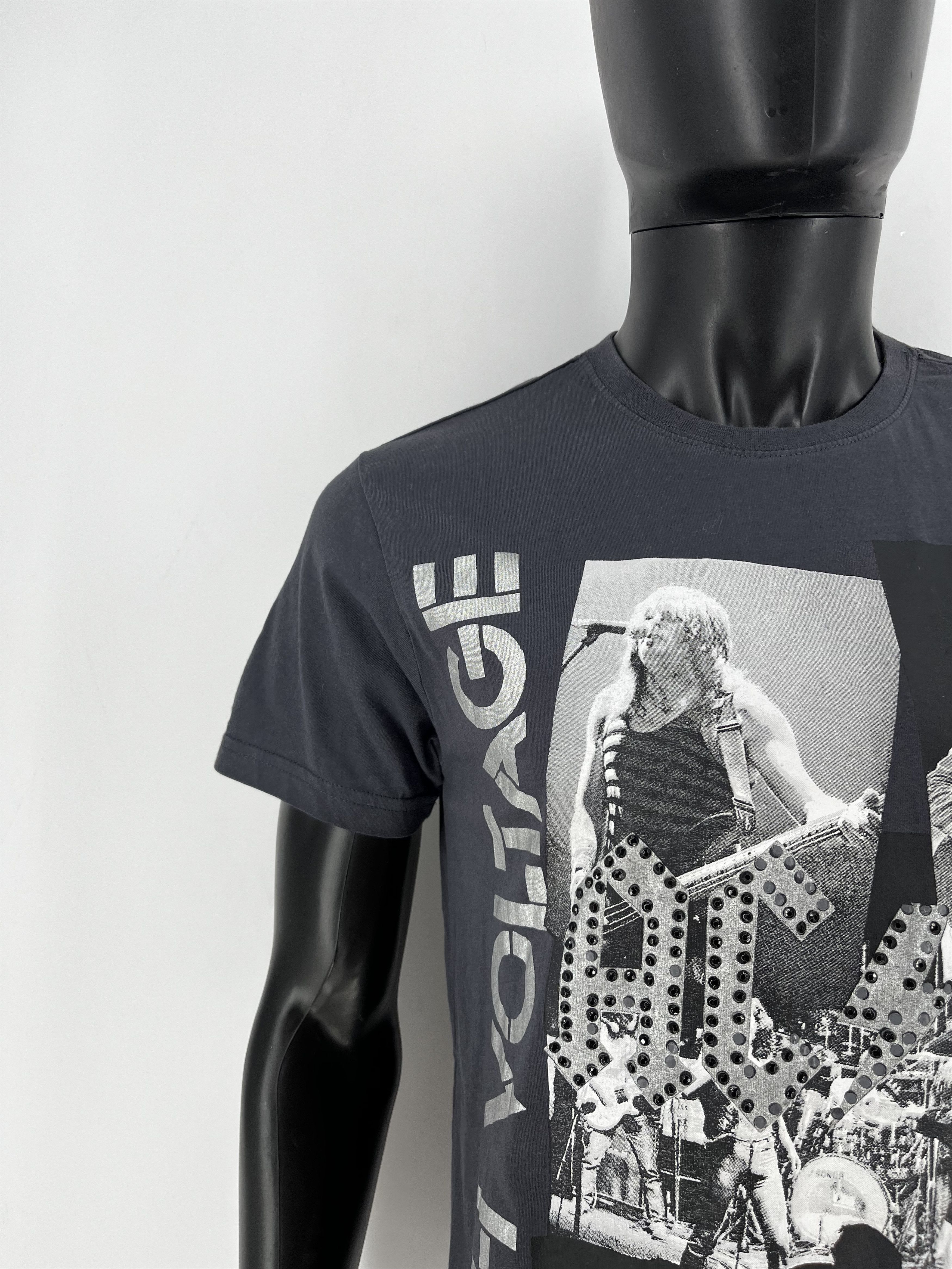 Band Tees VINTAGE Y2K ACDC TEE SHIRT BAND TEE Size S Size US S / EU 44-46 / 1 - 7 Thumbnail