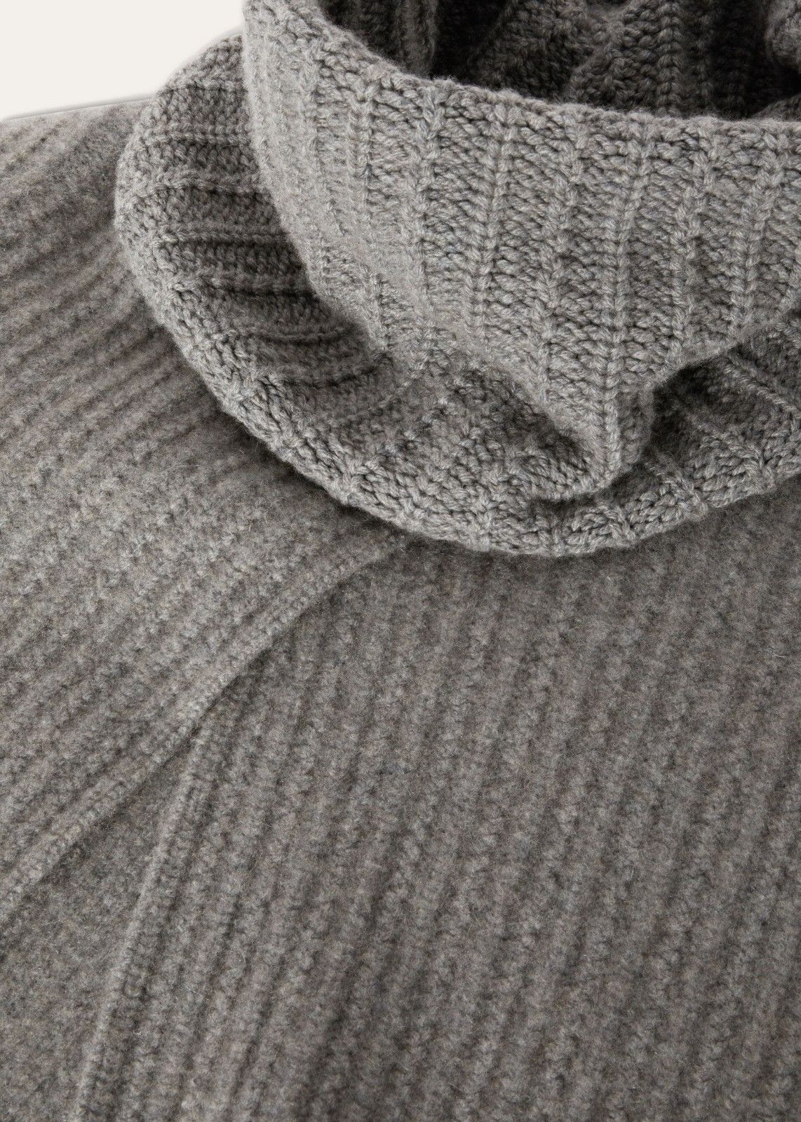 Loro Piana o1srvl11e0824 Size: OS / Waipara Cashmere Cape in Grey Size ONE SIZE - 2 Thumbnail