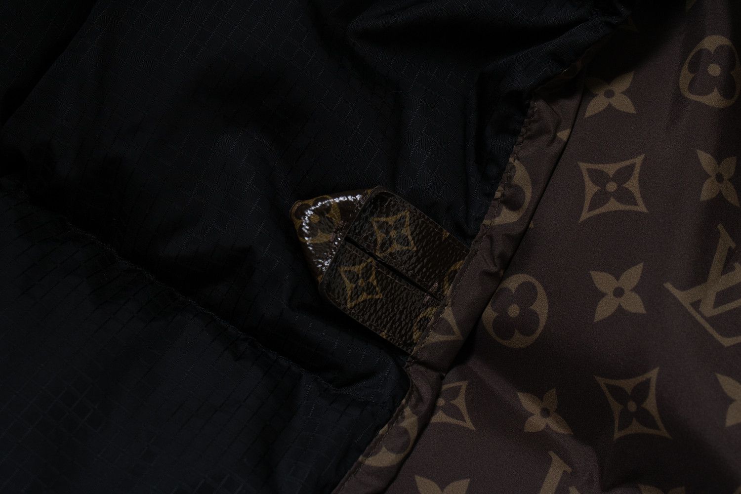 Louis Vuitton Louis Vuitton, long sleeved pillow puffer jacket Size S / US 4 / IT 40 - 8 Thumbnail