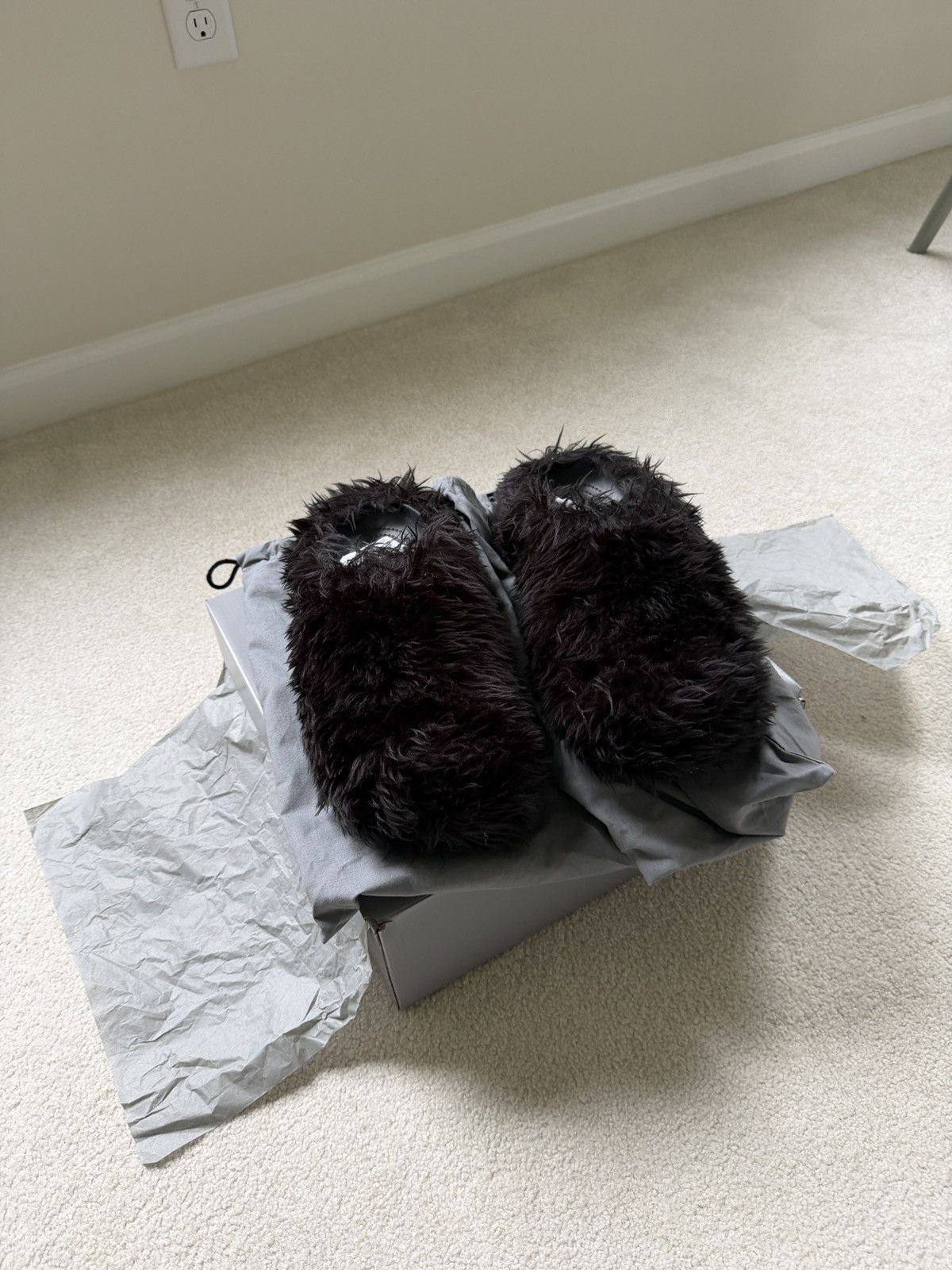 Balenciaga BB FUR CROCS Size US 8 / EU 41 - 3 Thumbnail