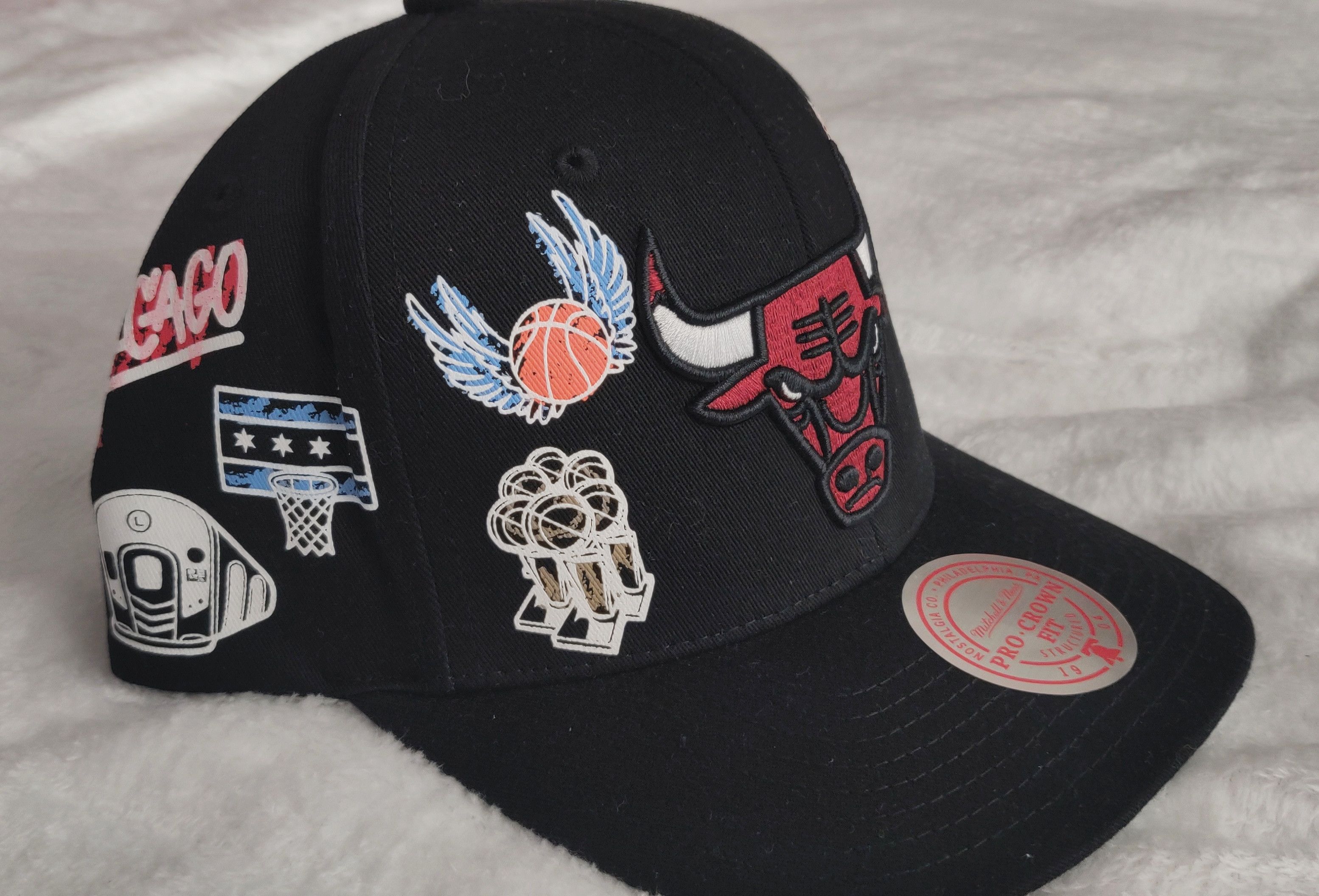 Other Chicago Bulls Mitchell & Ness Pro Crown Snapback Size 38 - 3 Thumbnail