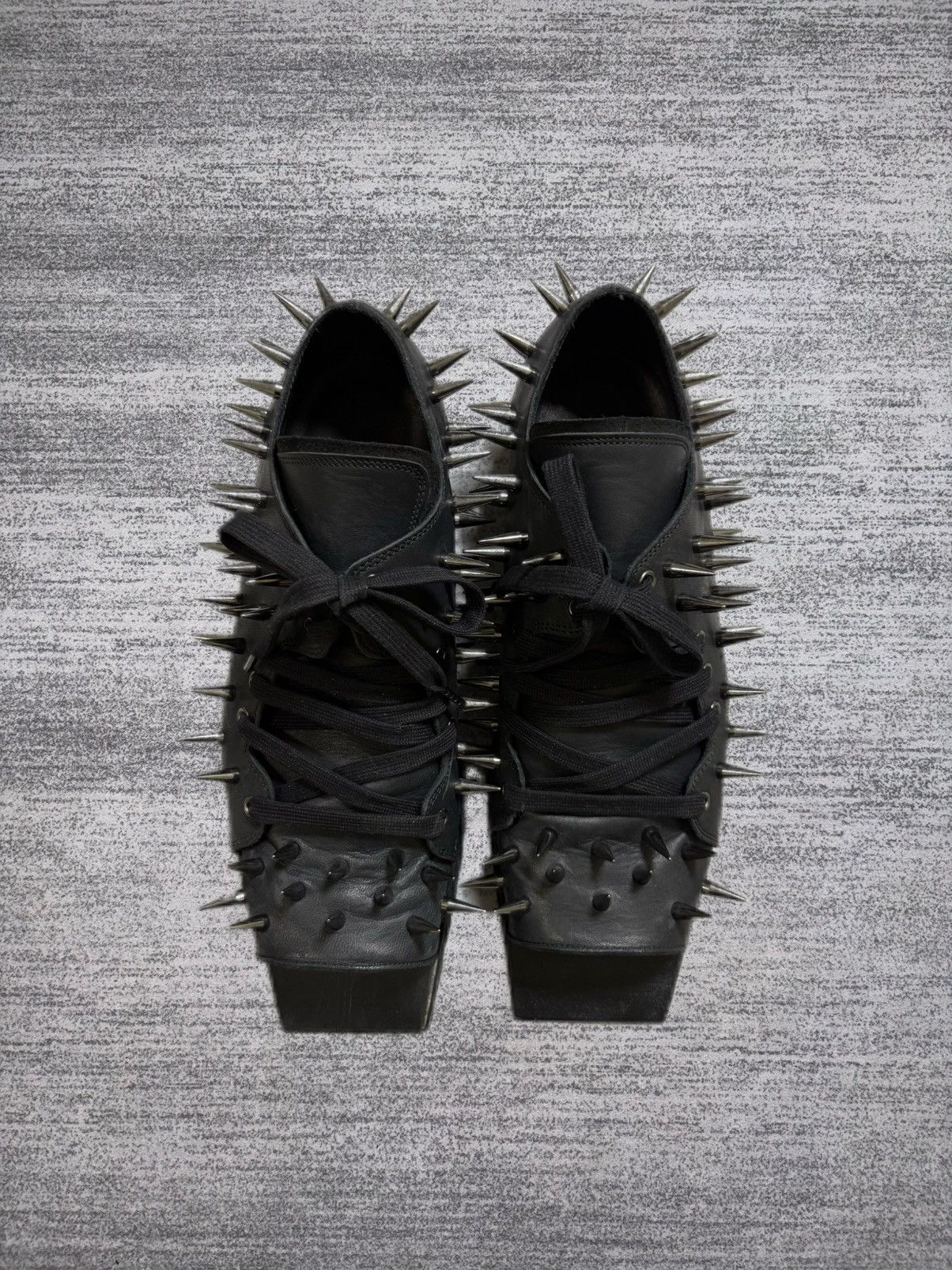 Vintage The Old Curiosity Shop Spiked low Hogs Size US 7 / EU 40 - 1 Thumbnail