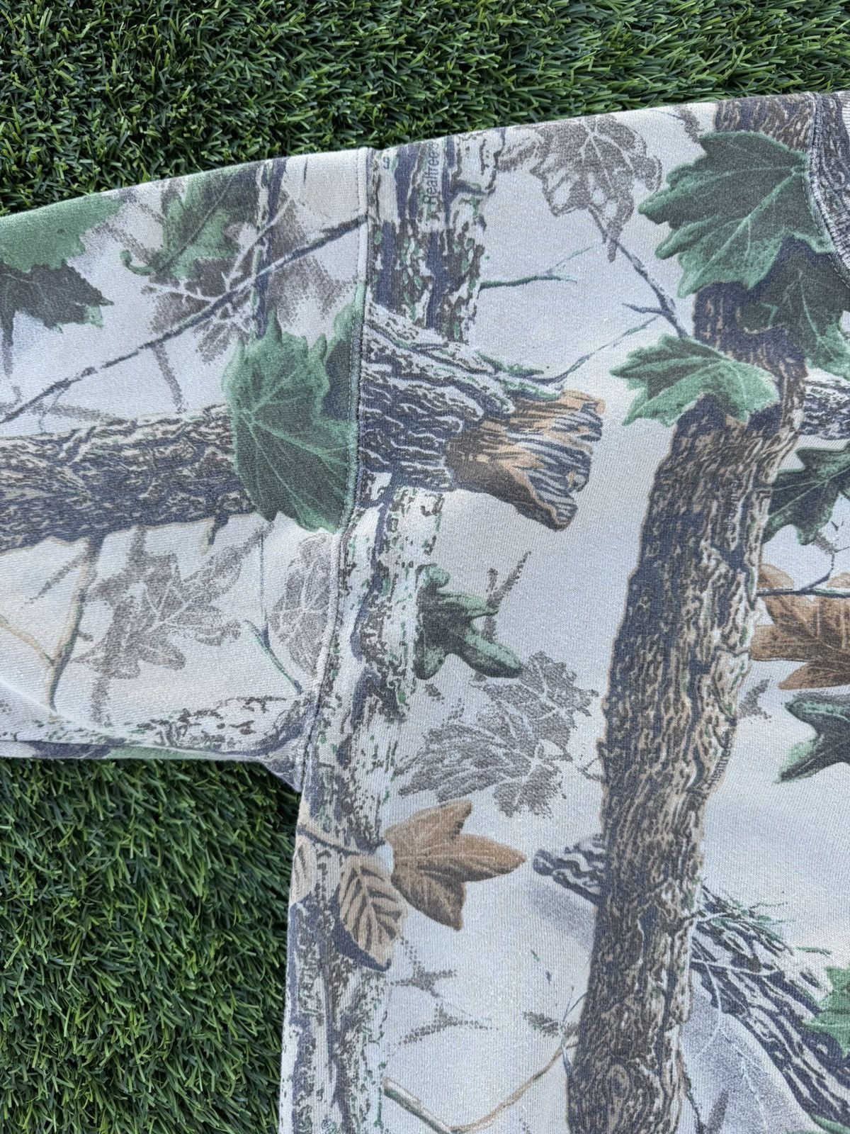 Akimbo Club Vintage 90s realtree camo Akimbo Club style crewneck size M Size US M / EU 48-50 / 2 - 4 Thumbnail