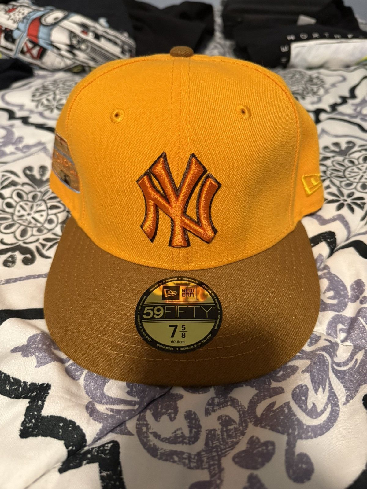 New Era Yankees *Orange* Fitted Hat Size ONE SIZE - 1 Thumbnail
