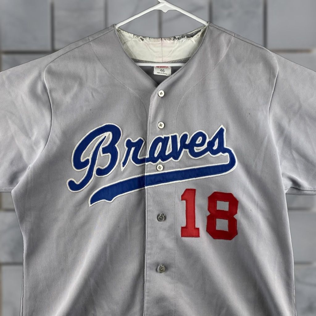Wilson VINTAGE Wilson Braves Jersey Mens XL Gray #18 USA Made Casual Comfort Shirt Size US XL / EU 56 / 4 - 1 Thumbnail