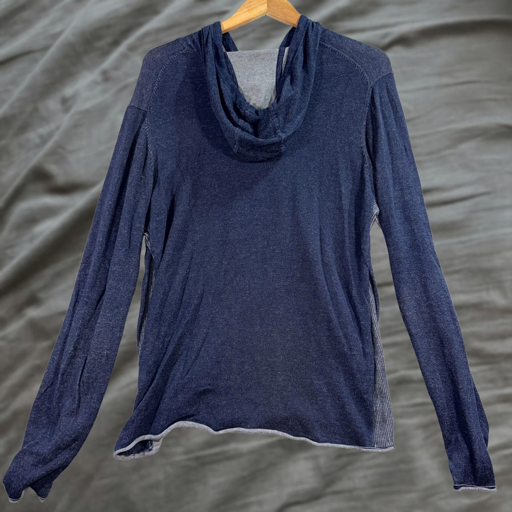 Vince Vince Hoodie Sweatshirt Mens XL Blue Knit Henley Pullover Lightweight Casual Size US XL / EU 56 / 4 - 1 Thumbnail