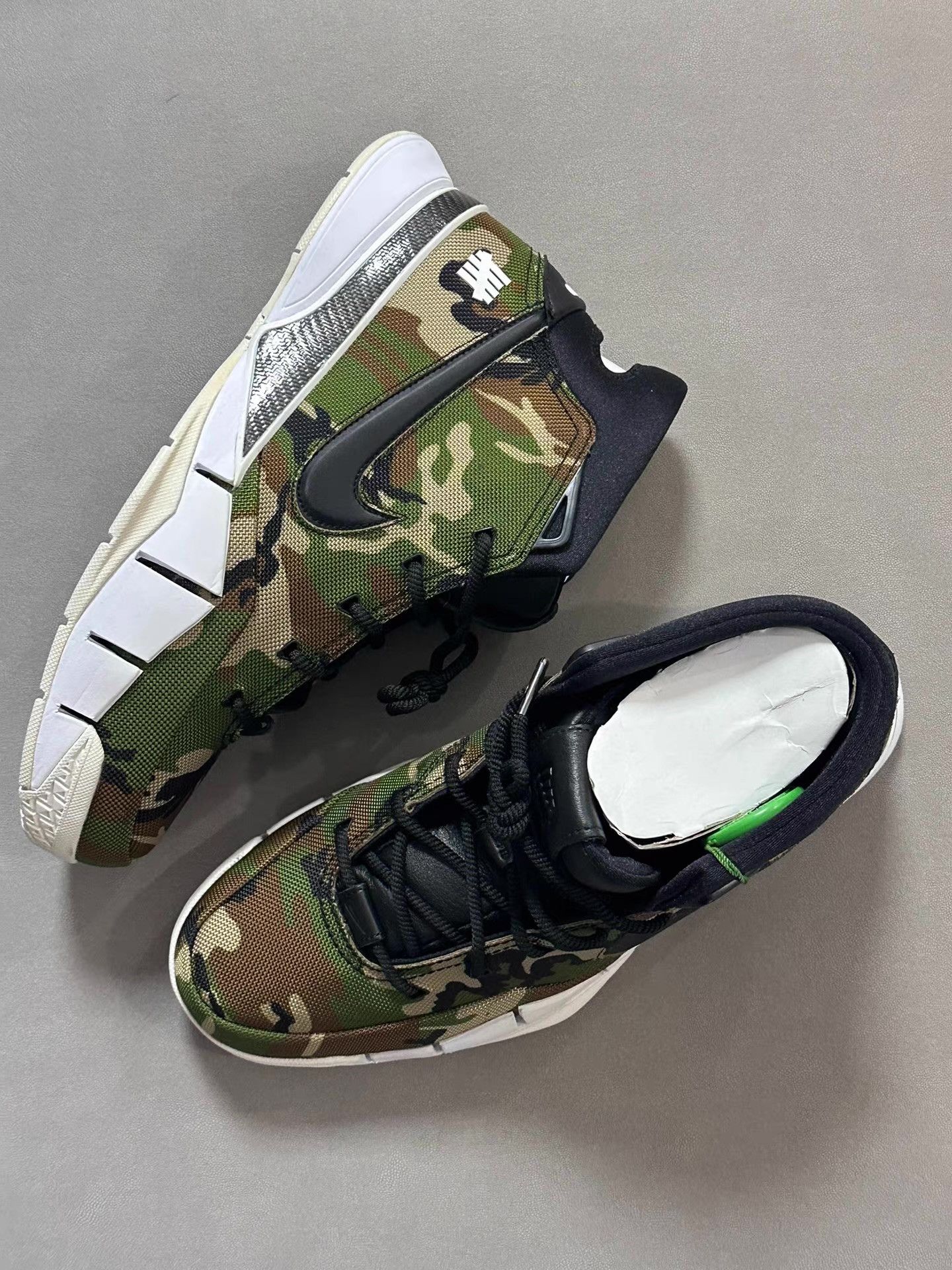 Nike Nike Kobe 1 x Undefeated Green Camo Ｑ20 Size US 10 / EU 43 - 2 Thumbnail