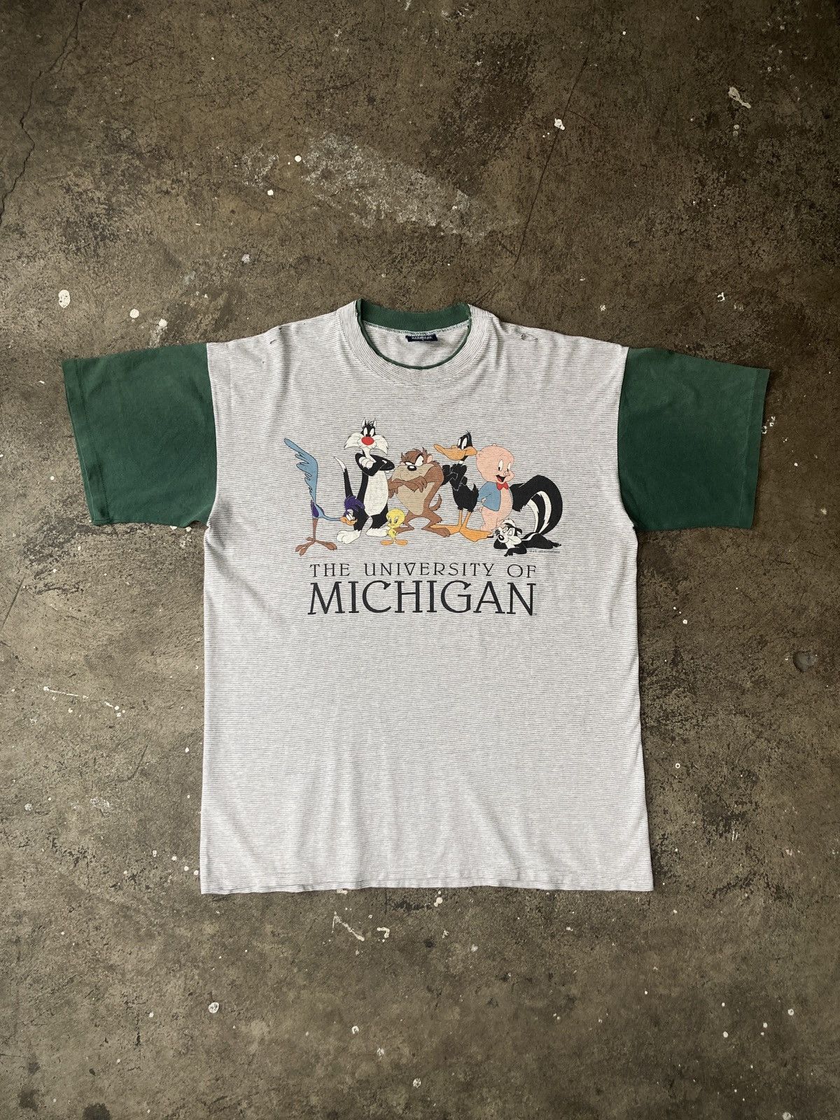 Vintage Vintage ‘93 University of Michigan Warner Bros Size US L / EU 52-54 / 3 - 1 Thumbnail