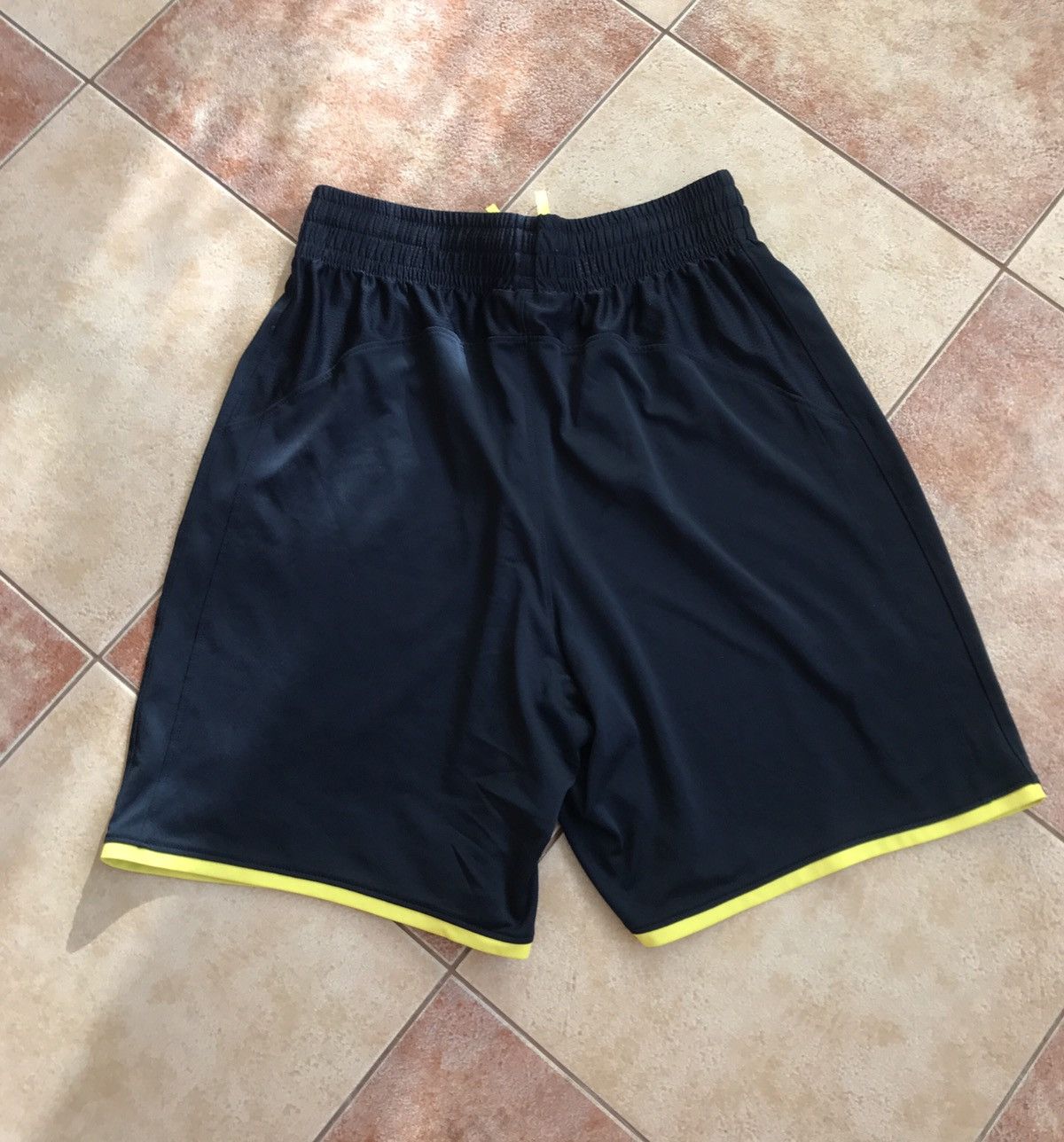 Under Armour Tottenham Hotspur 2014-2015 Soccer Shorts Football Jersey Size US 31 - 2 Thumbnail