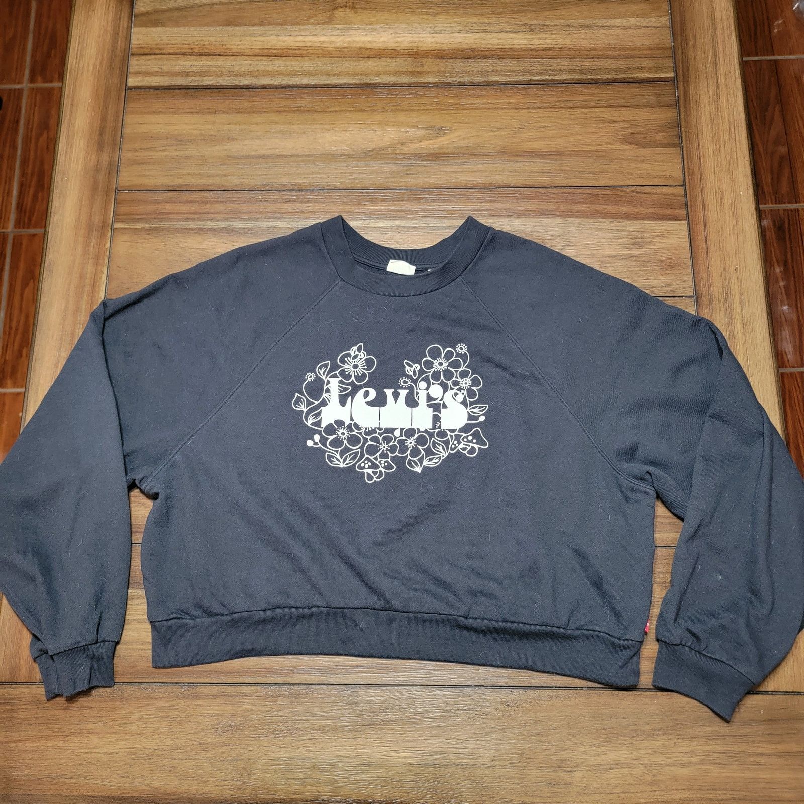 Levi's Levis LS Black Crop Sweatshirt - Size Medium Size M / US 6-8 / IT 42-44 - 1 Thumbnail