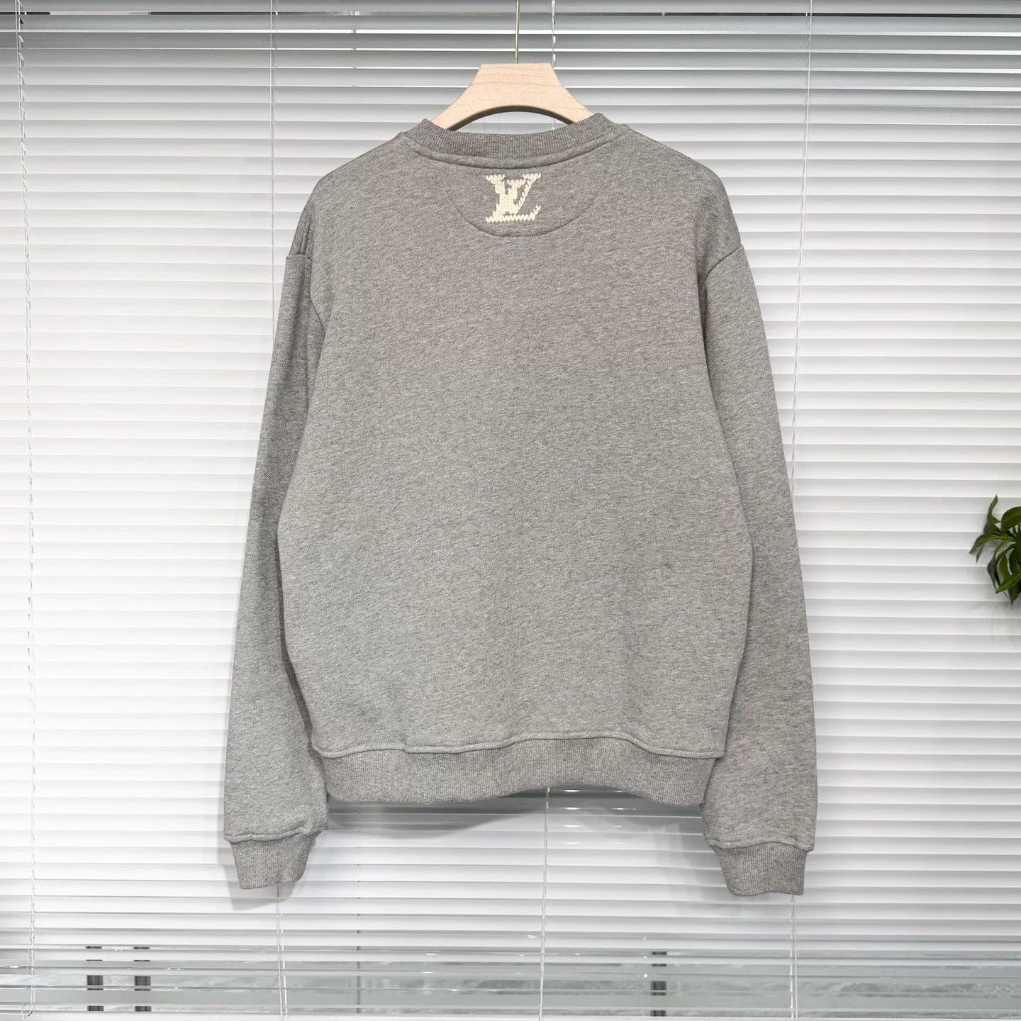 Louis Vuitton LV Monogram Knit Crewneck Sweatshirt Grey L Size US L / EU 52-54 / 3 - 2 Thumbnail