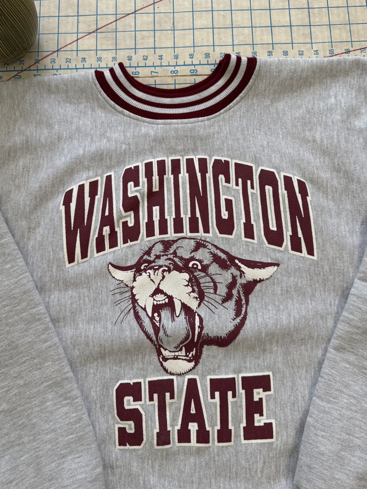 NCAA Vintage Washington Cougars Reverse Weave Style Ringer Crew Size US XL / EU 56 / 4 - 5 Thumbnail