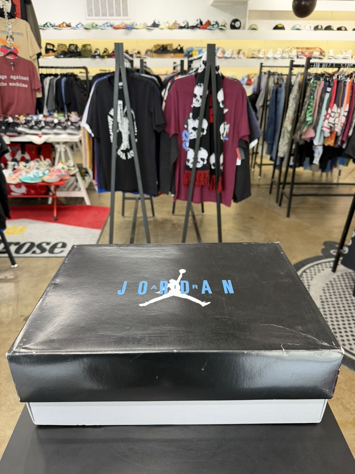 Jordan Brand Air Jordan 11 Low Cement Grey Size 10 (2023) Size US 10 / EU 43 - 14 Thumbnail