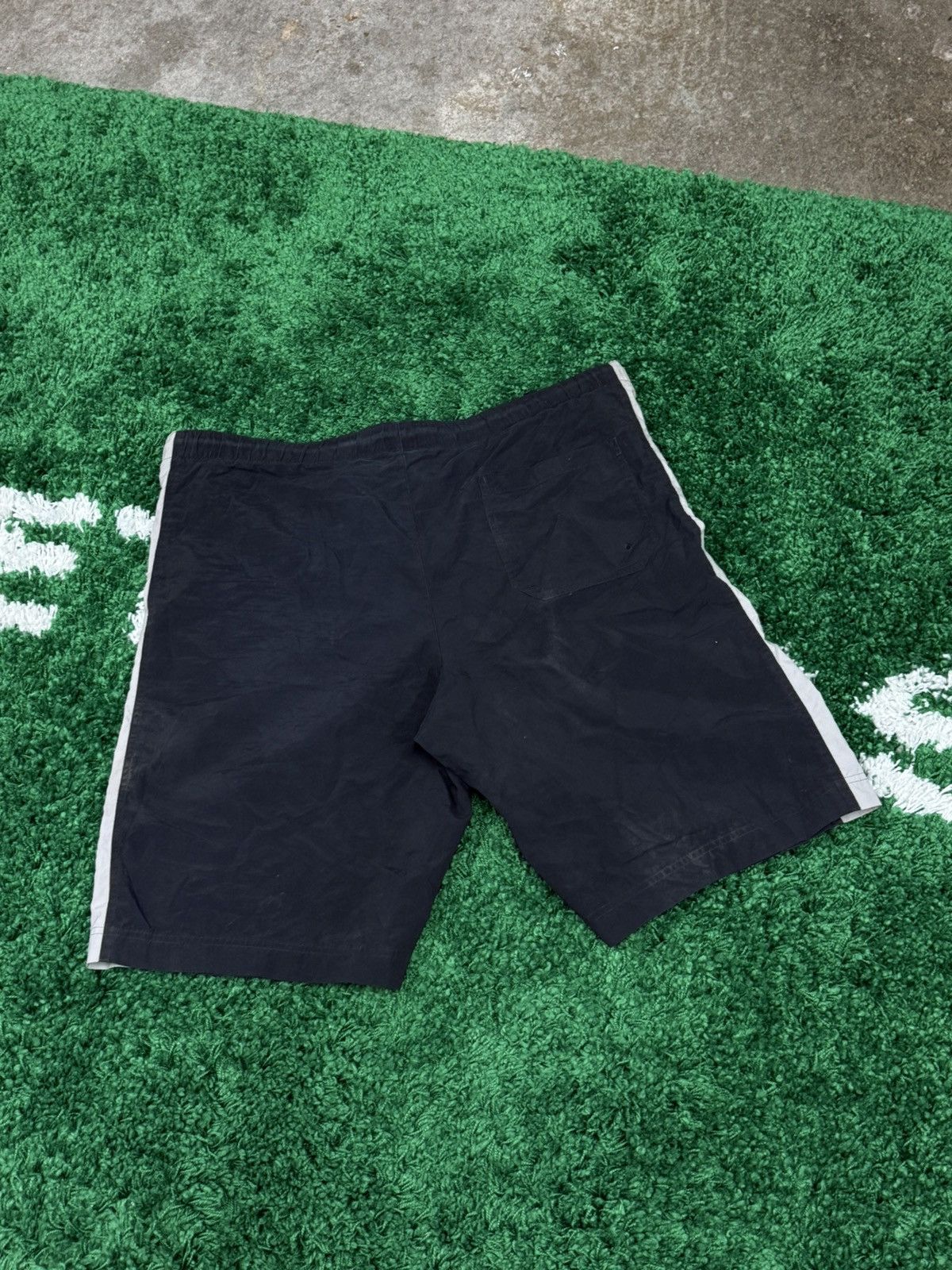 Nike Vintage Nike Distressed Black Grey Shorts Silver Tag XL Size US 36 / EU 52 - 6 Thumbnail