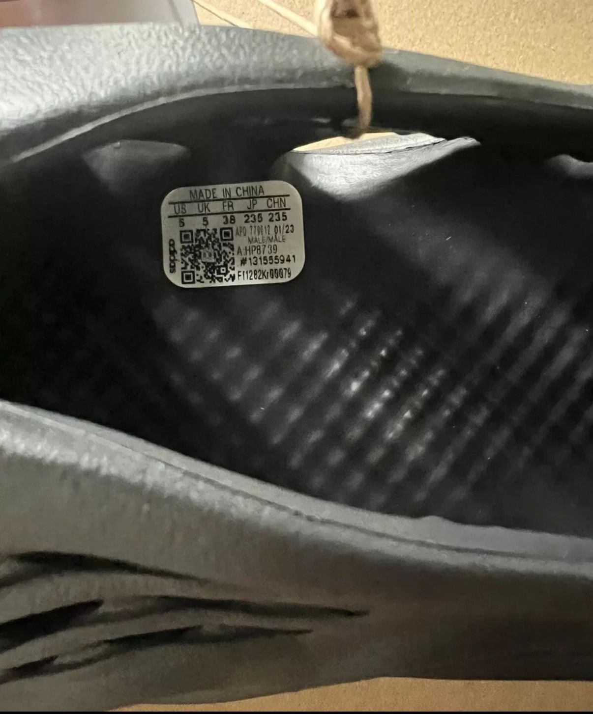 Adidas × Kanye West Size 5 - adidas Yeezy Foam RNR - Onyx/HP8739 (DS) Size US 5 / EU 37 - 3 Thumbnail