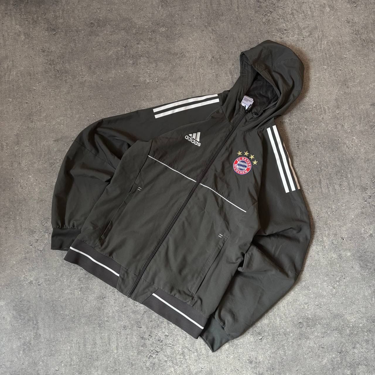 Adidas Rare Vintage adidas FC Bayern Munchen full track suit black Size US S / EU 44-46 / 1 - 2 Thumbnail