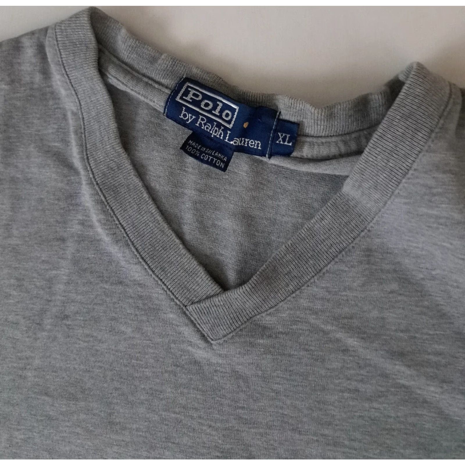 Ralph Lauren VINTAGE Ralph Lauren XL V-Neck Short Sleeve Shirt grey Polo Unisex Adults T-Shirt Short Sleeve Solid Gray 28in long 24in pit to pit Size US XL / EU 56 / 4 - 3 Thumbnail