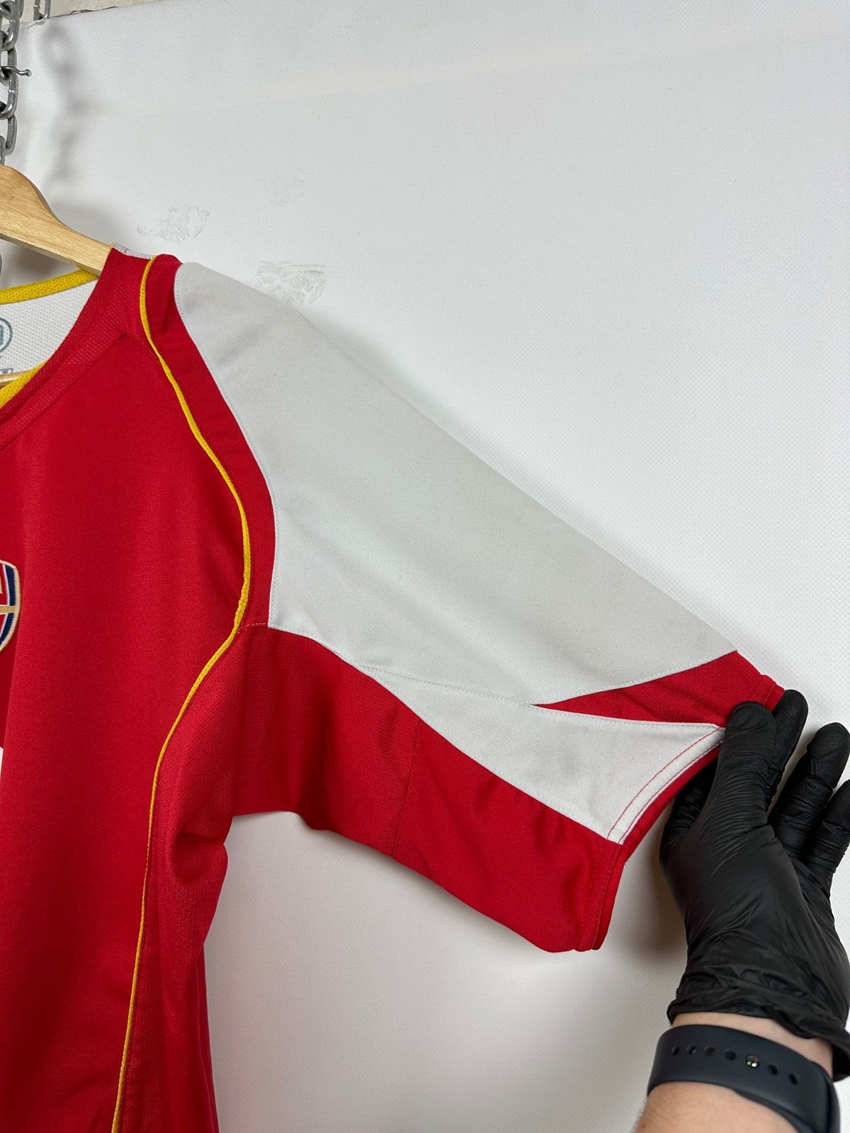 Nike 2004/05 Nike Arsenal FC Vintage Home Soccer Jersey Size US L / EU 52-54 / 3 - 8 Thumbnail