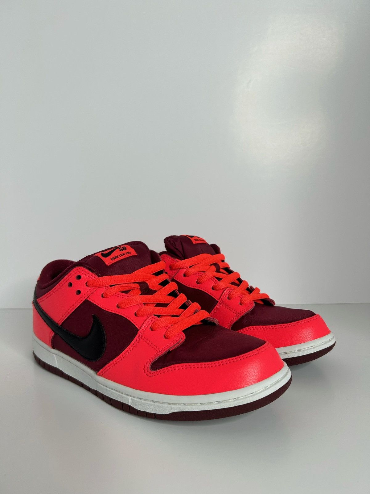 Nike SB Nike Sb Dunk Low Laser Crimson Size US 8.5 / EU 41-42 - 1 Thumbnail