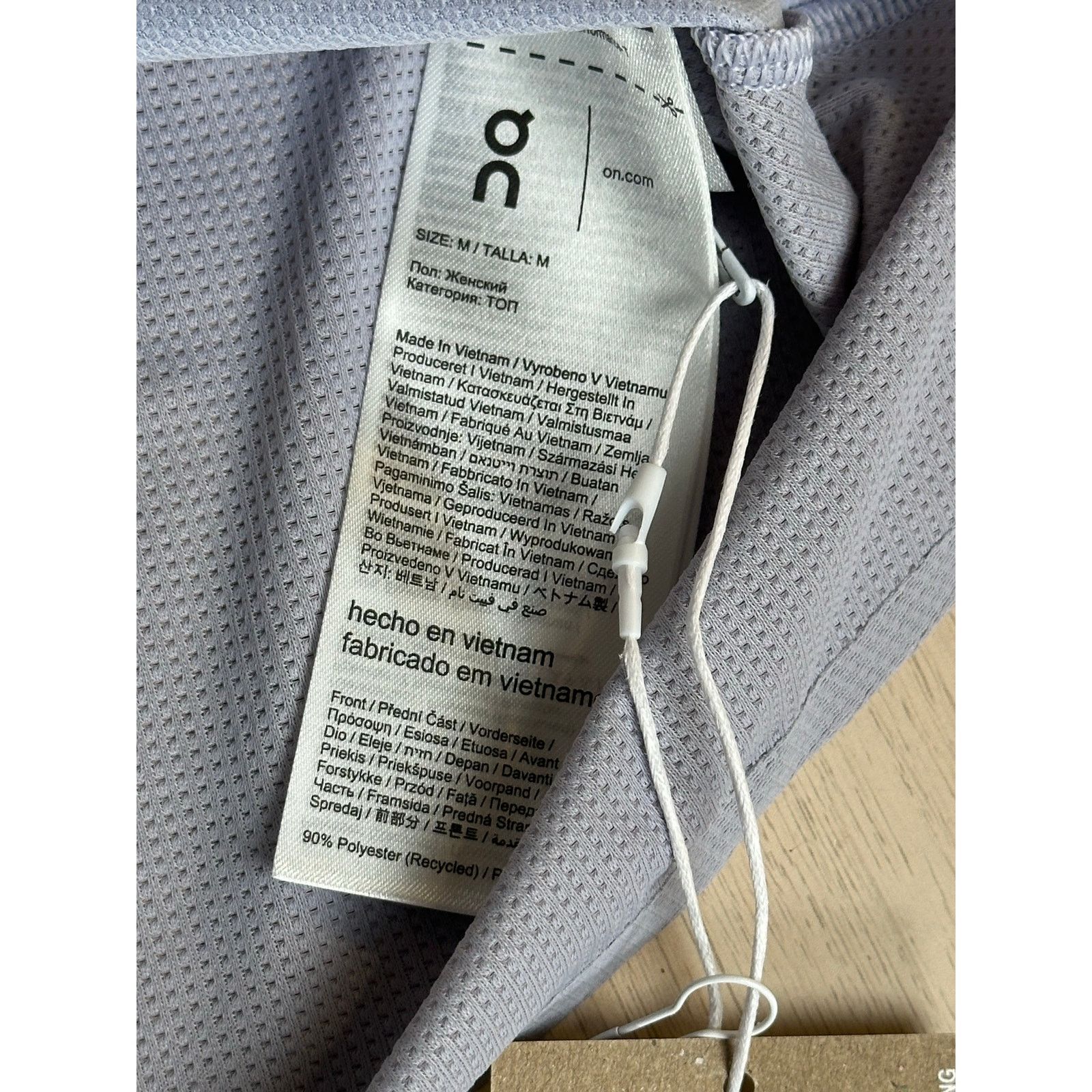 On On Performance-T Shirt in Nimbus/Lilac Women's Size M - New Size M / US 6-8 / IT 42-44 - 6 Thumbnail