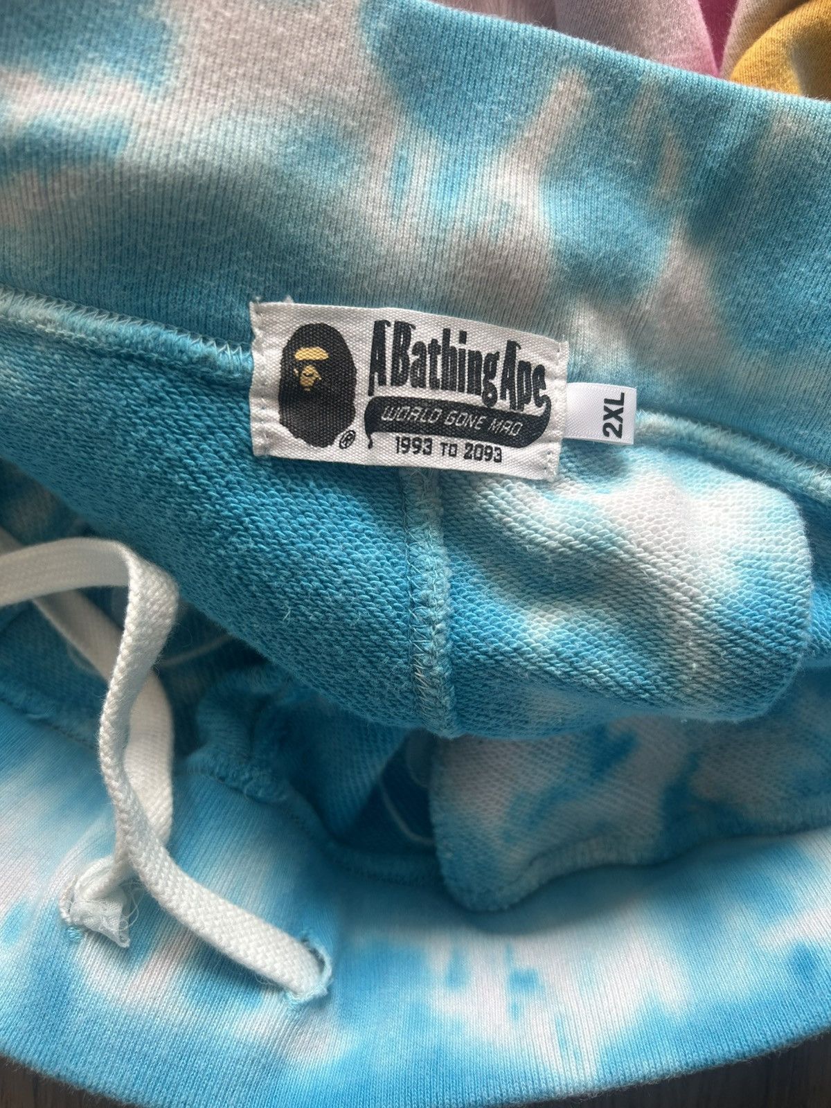 Bape Bape tie dye Shark Sweat Shorts XXL Size US 38 / EU 54 - 4 Thumbnail