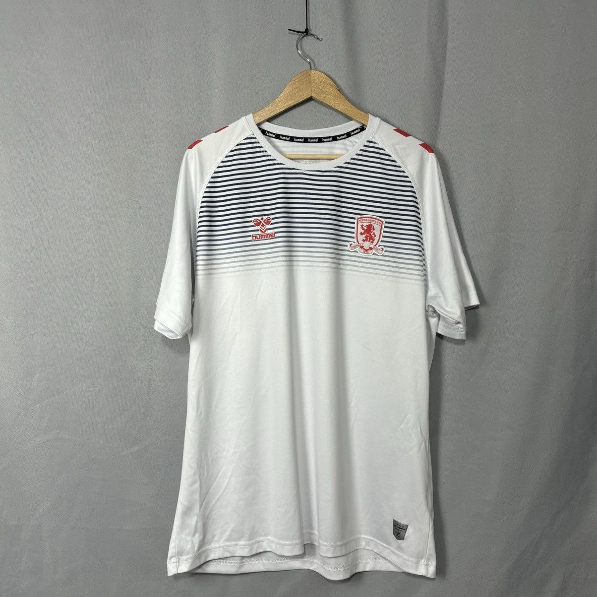 Hummel Hummel FC Middlesbrough white vintage large jersey Size US L / EU 52-54 / 3 - 1 Thumbnail