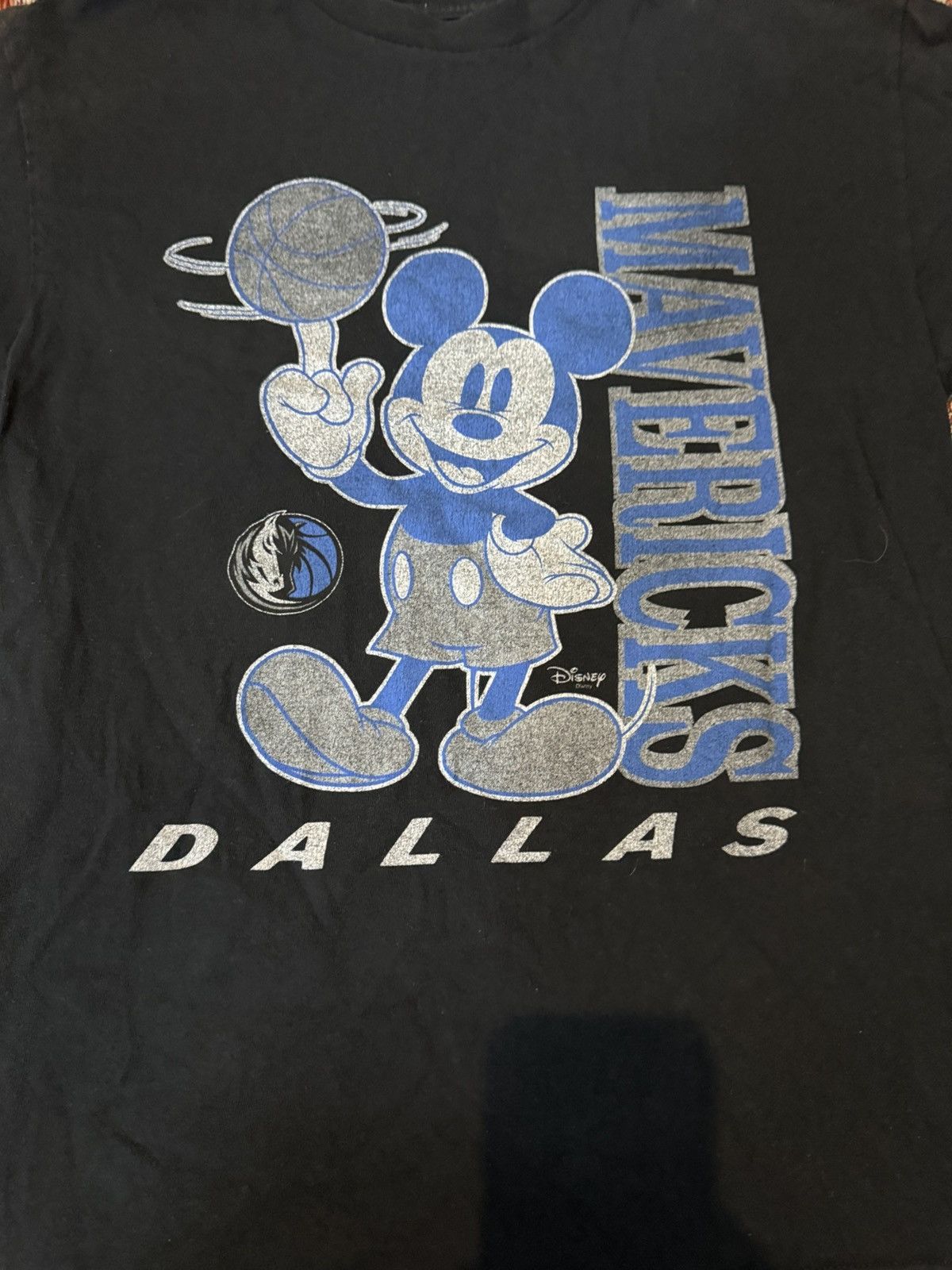 Disney Disney Mickey Mouse Dallas Mavericks Vintage Style Tee Sz M Size US M / EU 48-50 / 2 - 2 Thumbnail