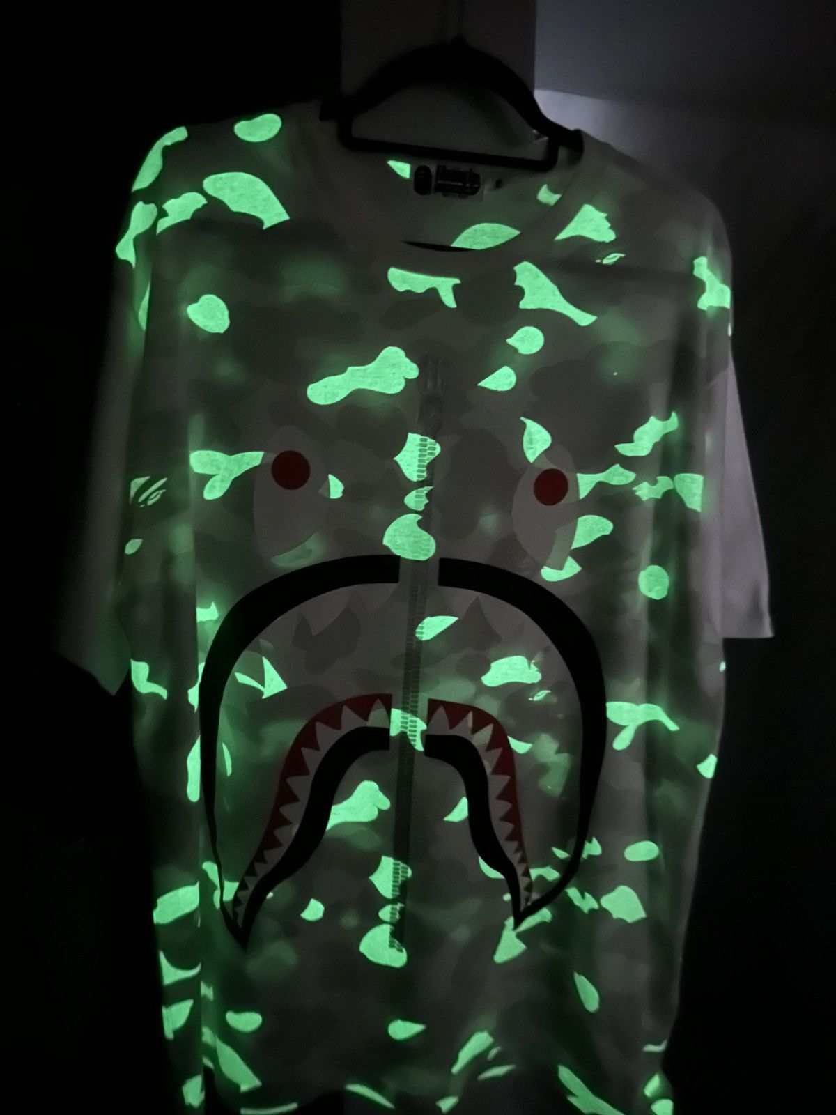 Bape BAPE Glow in the Dark Shark Camo Tee Size US XXL / EU 58 / 5 - 5 Thumbnail