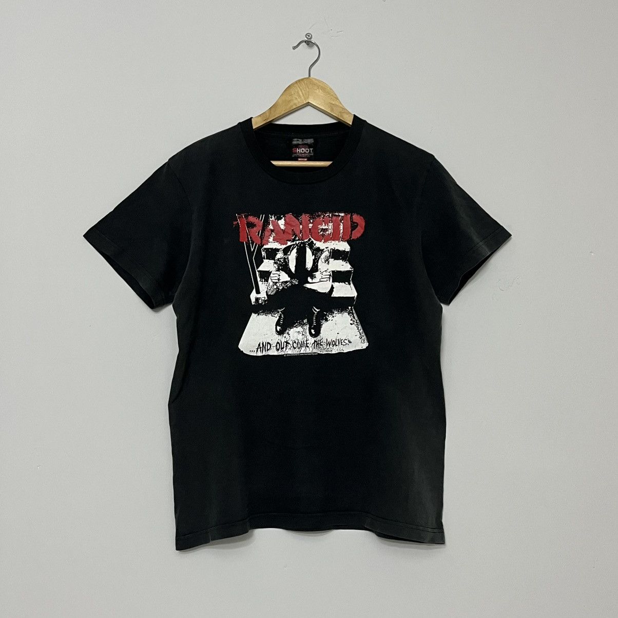 Band Tees × Vintage Vintage Rancid Band And Out Come The Wolves 2003 Size M Size US M / EU 48-50 / 2 - 6 Thumbnail