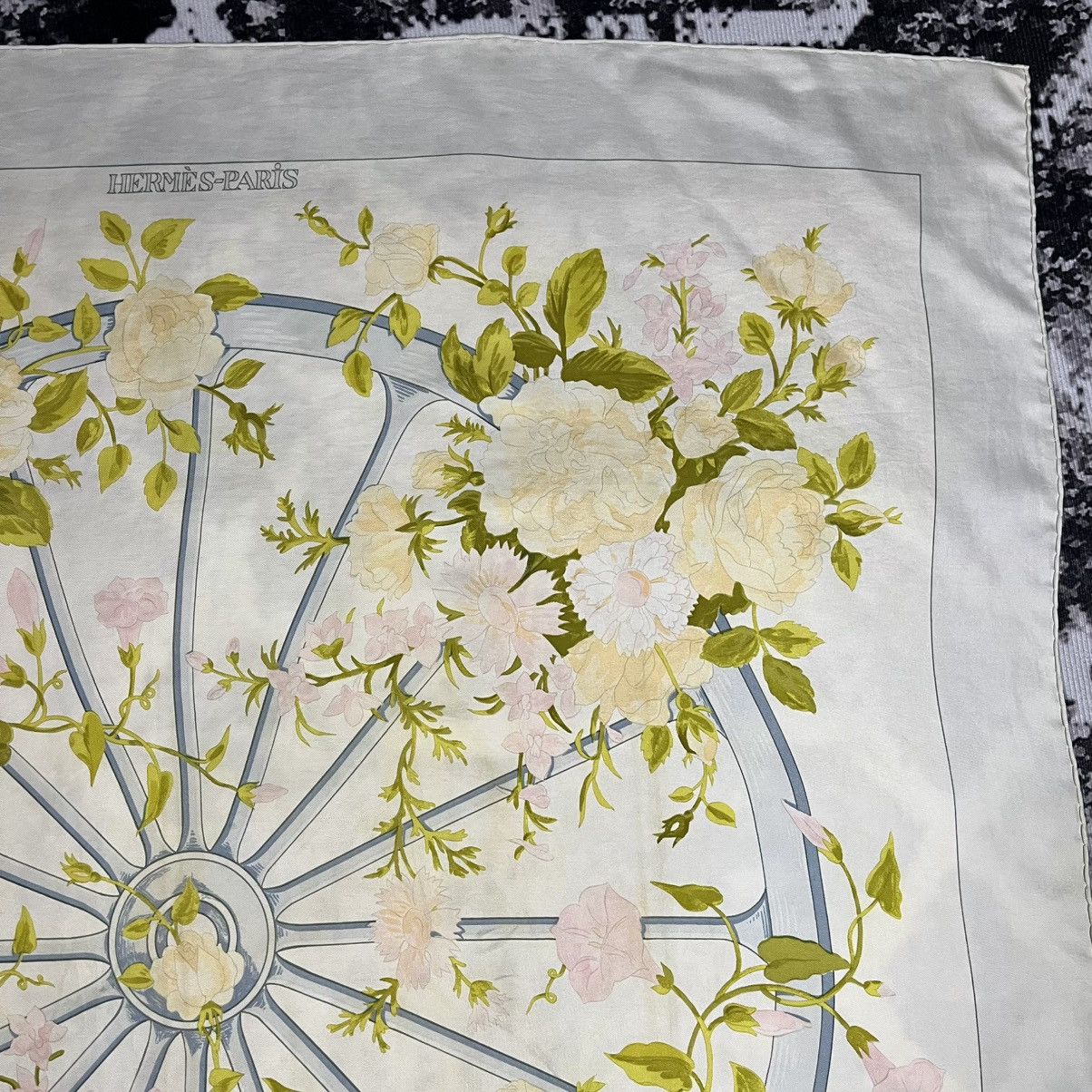 Hermes Hermes Paris Romantique Limited Edition Flora Size ONE SIZE - 6 Thumbnail