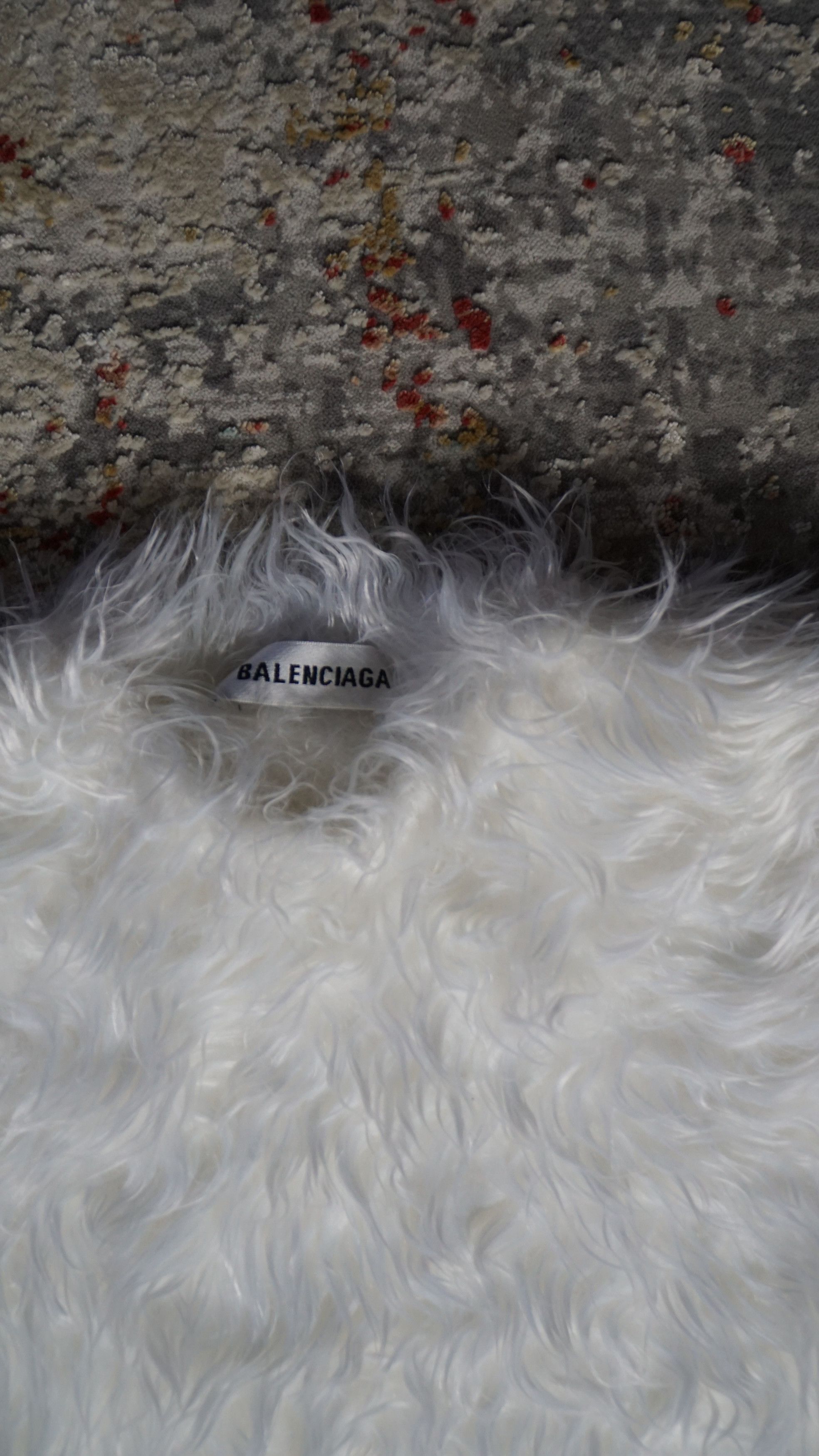 Balenciaga Balenciaga Faux Fur sweater FW18 Size US M / EU 48-50 / 2 - 2 Thumbnail