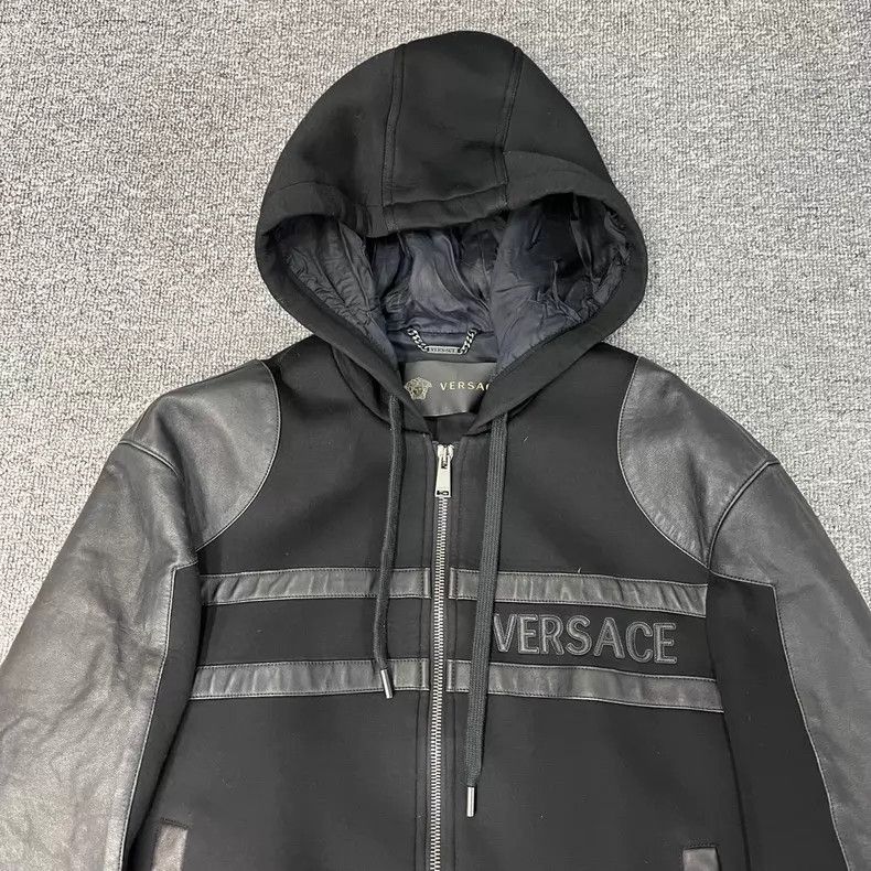Versace Versace Black sheepskin hooded coat Size US M / EU 48-50 / 2 - 3 Thumbnail