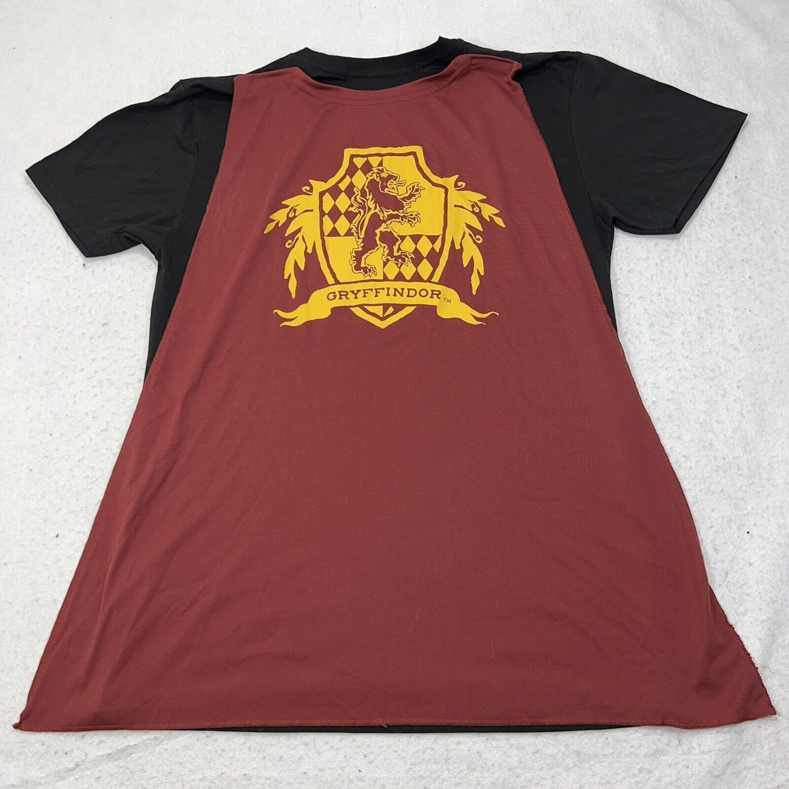 Universal Studios Harry Potter Gryffindor Logo Graphic T Shirt & Cape Size US M / EU 48-50 / 2 - 9 Thumbnail