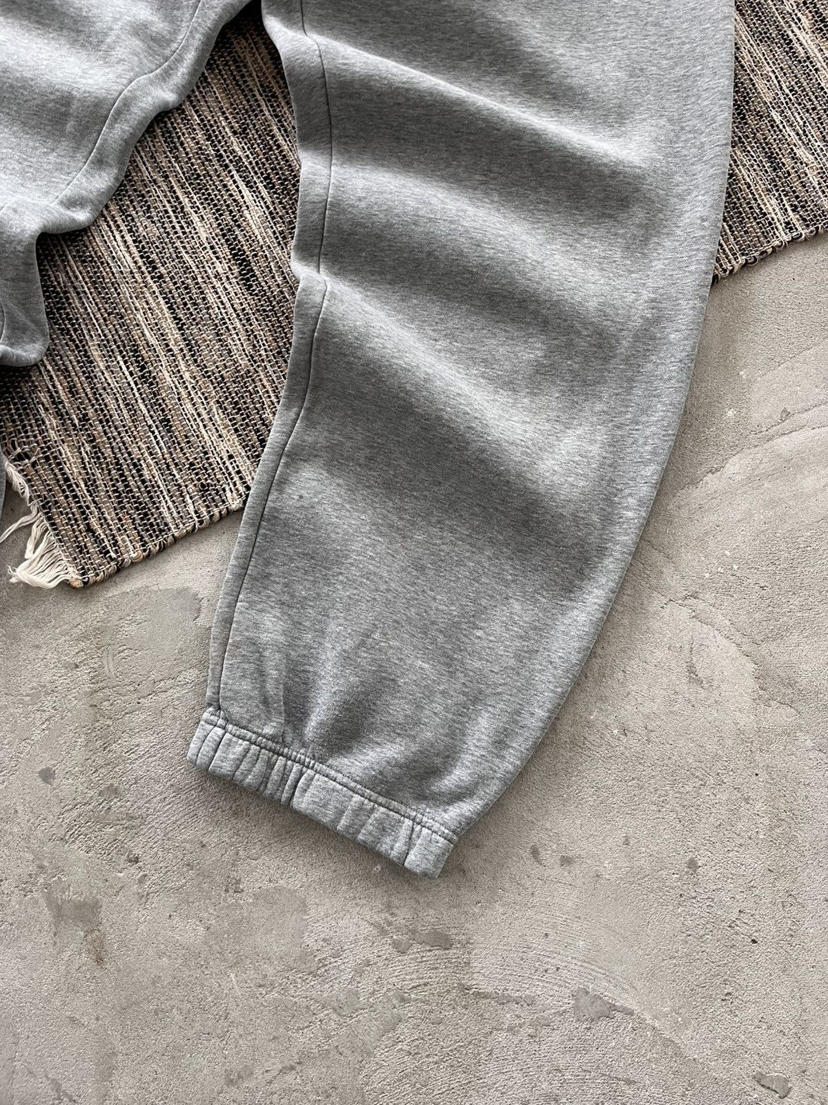 Nike 00s Vintage Nike Grey Sportswear Baggy Sweatpants Y2K Size US 38 / EU 54 - 8 Thumbnail
