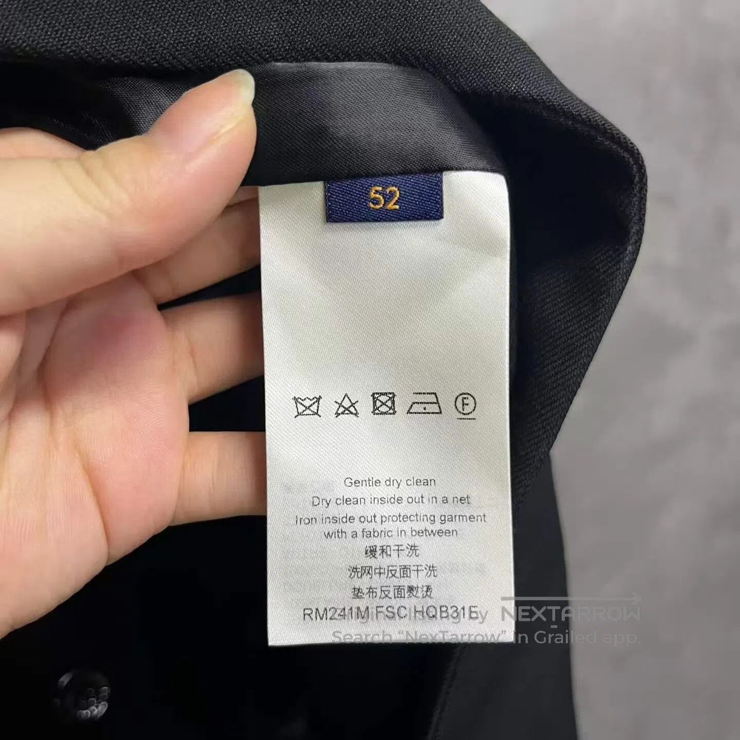 Louis Vuitton Louis Vuitton Logo letter jewelry-trimmed wool long-sleeve Size US L / EU 52-54 / 3 - 3 Thumbnail