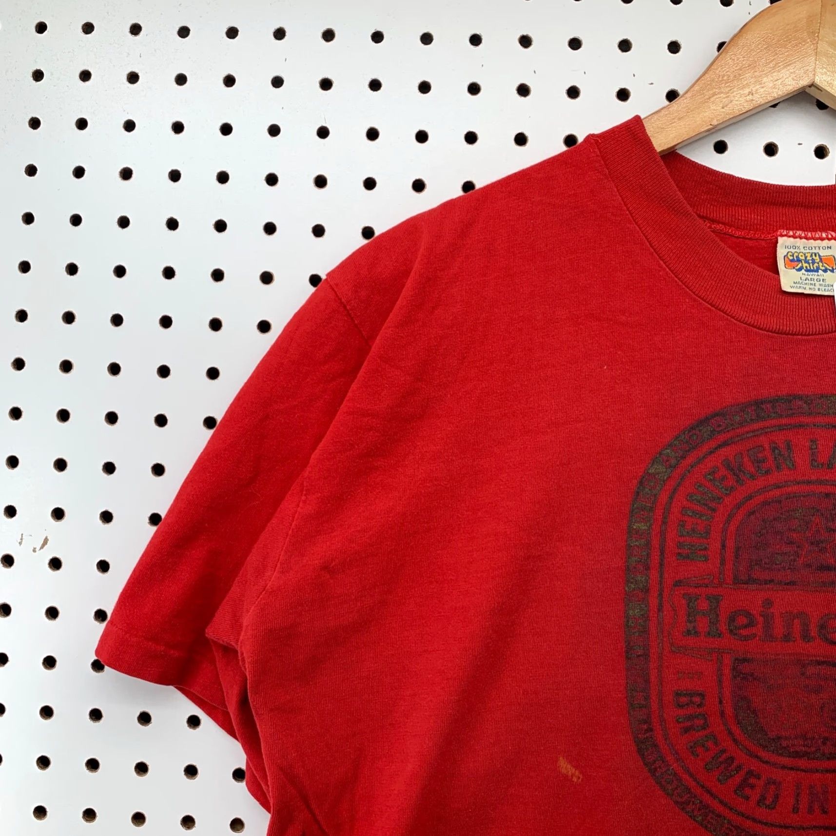 Vintage VINTAGE Crazy Shirts Heineken Logo Shirt Mens M Red 70s 80s Beer Art 21.5x26 Size US M / EU 48-50 / 2 - 3 Thumbnail