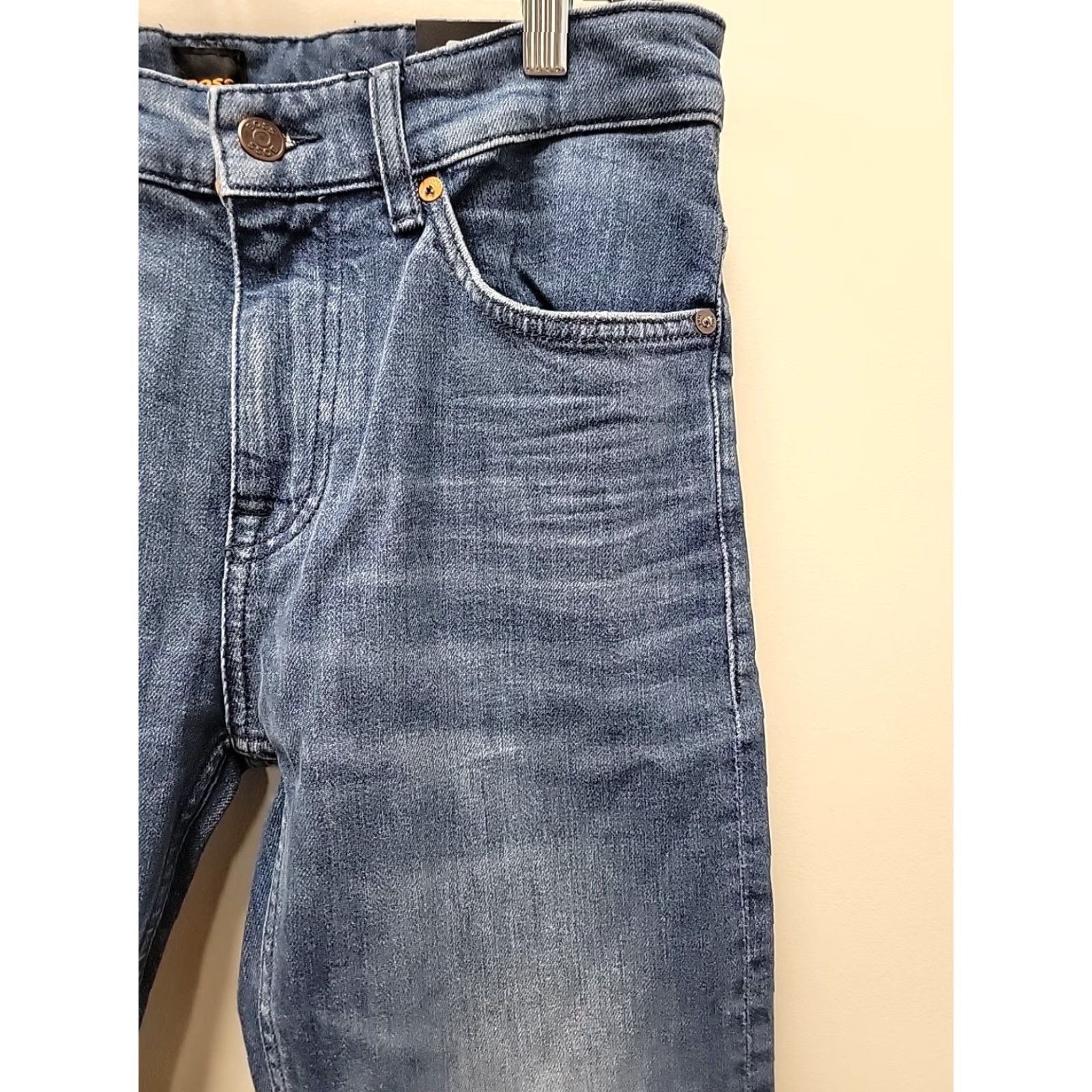 Hugo Boss NWT HUGO BOSS Delaware Slim Jeans Men 30x32 Candiani Denim Blue Slim Fit Straight 32in Inseam Mens Size US 30 / EU 46 - 6 Thumbnail