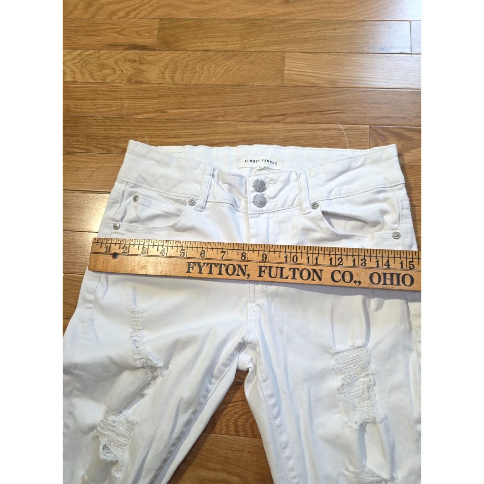 Almost Famous Almost Famous White Denim Skinny Jeans Women's Size 7 Distressed 5 Pocket Cotton Mid Rise Jeans Size 28" / US 6 / IT 42 - 4 Thumbnail