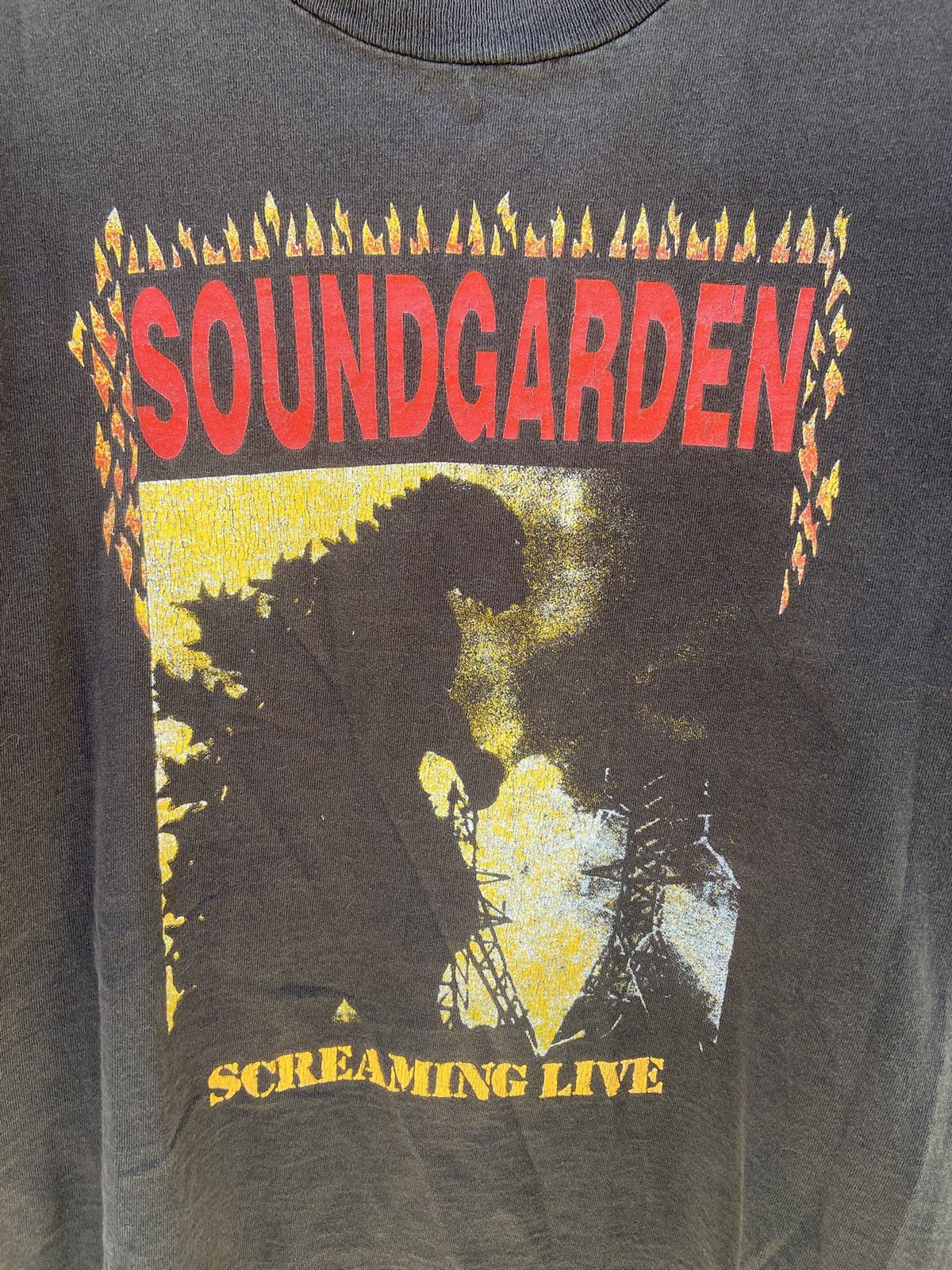 Band Tees × Vintage Vintage Soundgarden Screaming Live Total Godhead Tshirt Size US L / EU 52-54 / 3 - 3 Thumbnail