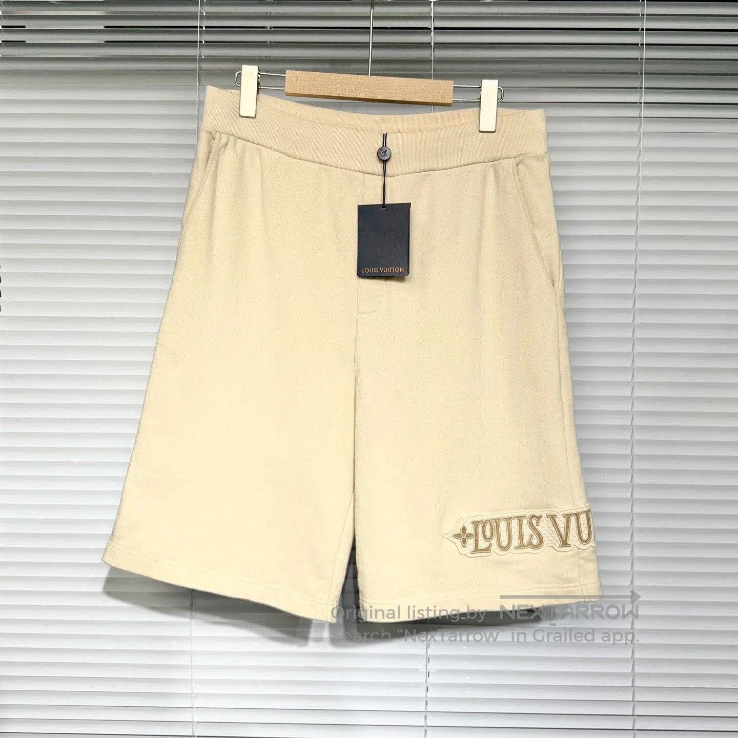 Louis Vuitton louis vuitton embroidered casual shorts in beige. Size US 44 / EU 60 - 1 Thumbnail