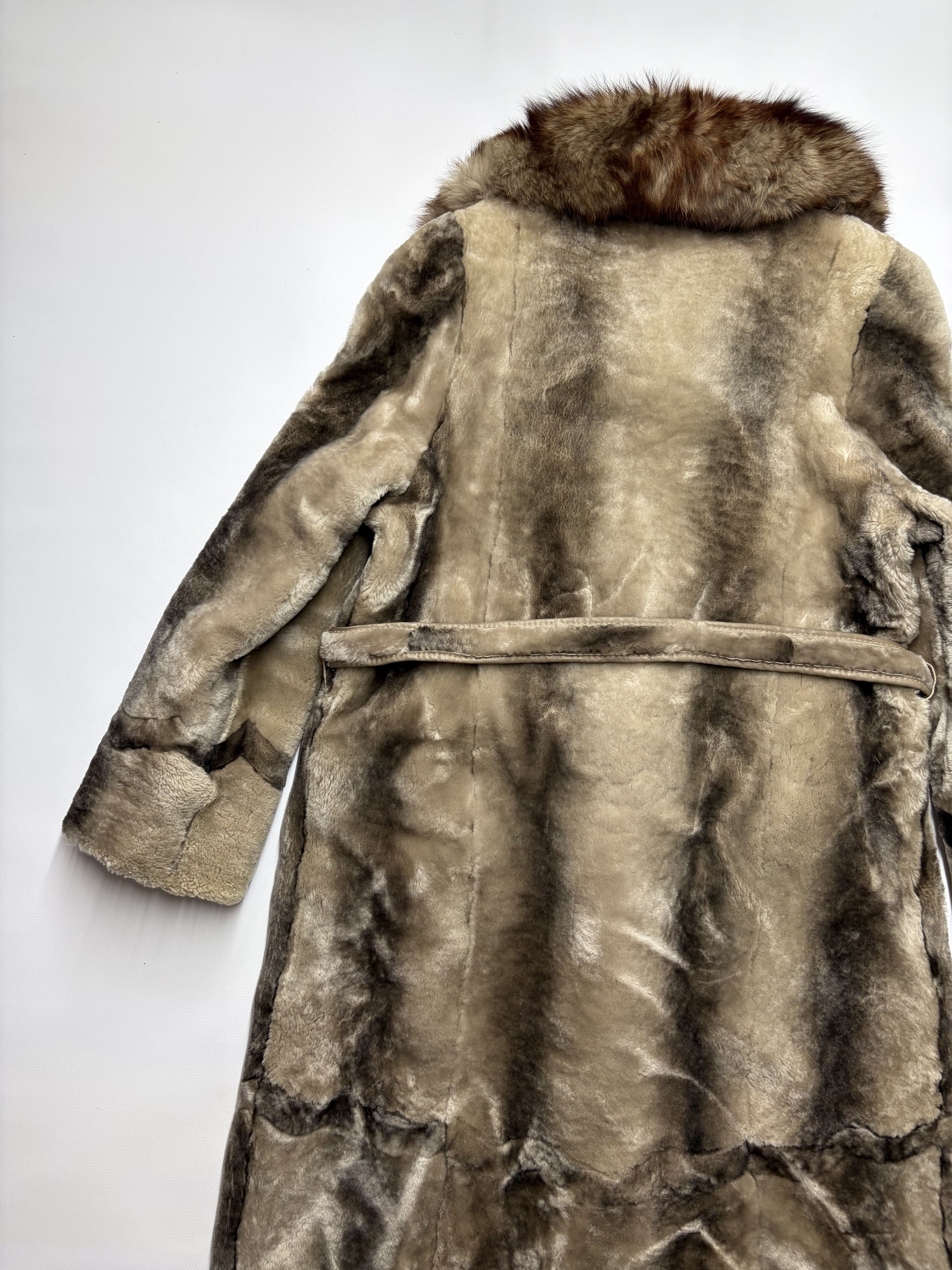 Vintage Vintage Long Real Fur coat Size L / US 10 / IT 46 - 14 Thumbnail