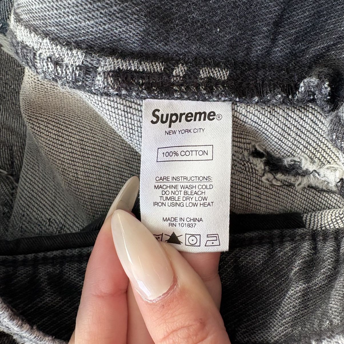 Supreme Supreme distressed all over logo jeans Size US 32 / EU 48 - 7 Thumbnail