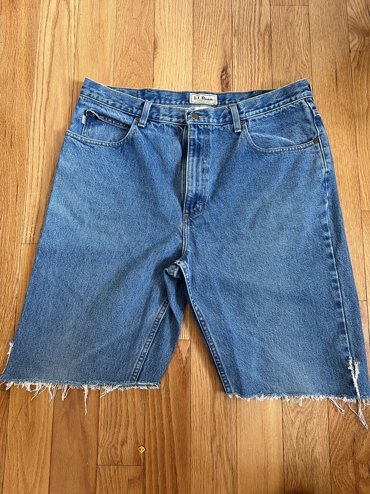 L.L. Bean LL Bean distressed bottom denim shorts Size US 36 / EU 52 - 1 Thumbnail