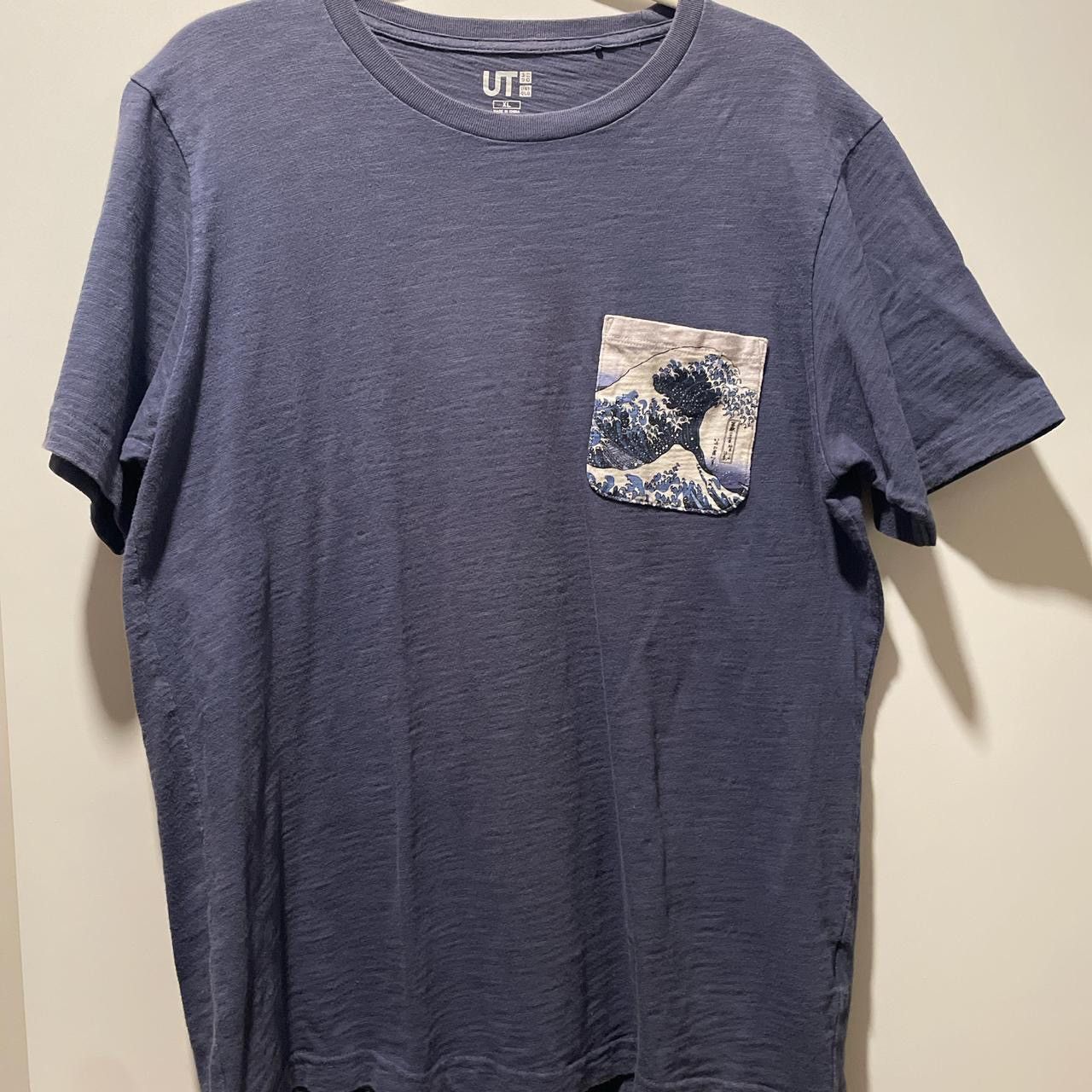 Uniqlo Hokusai Pocket tshirt Size US XL / EU 56 / 4 - 1 Thumbnail