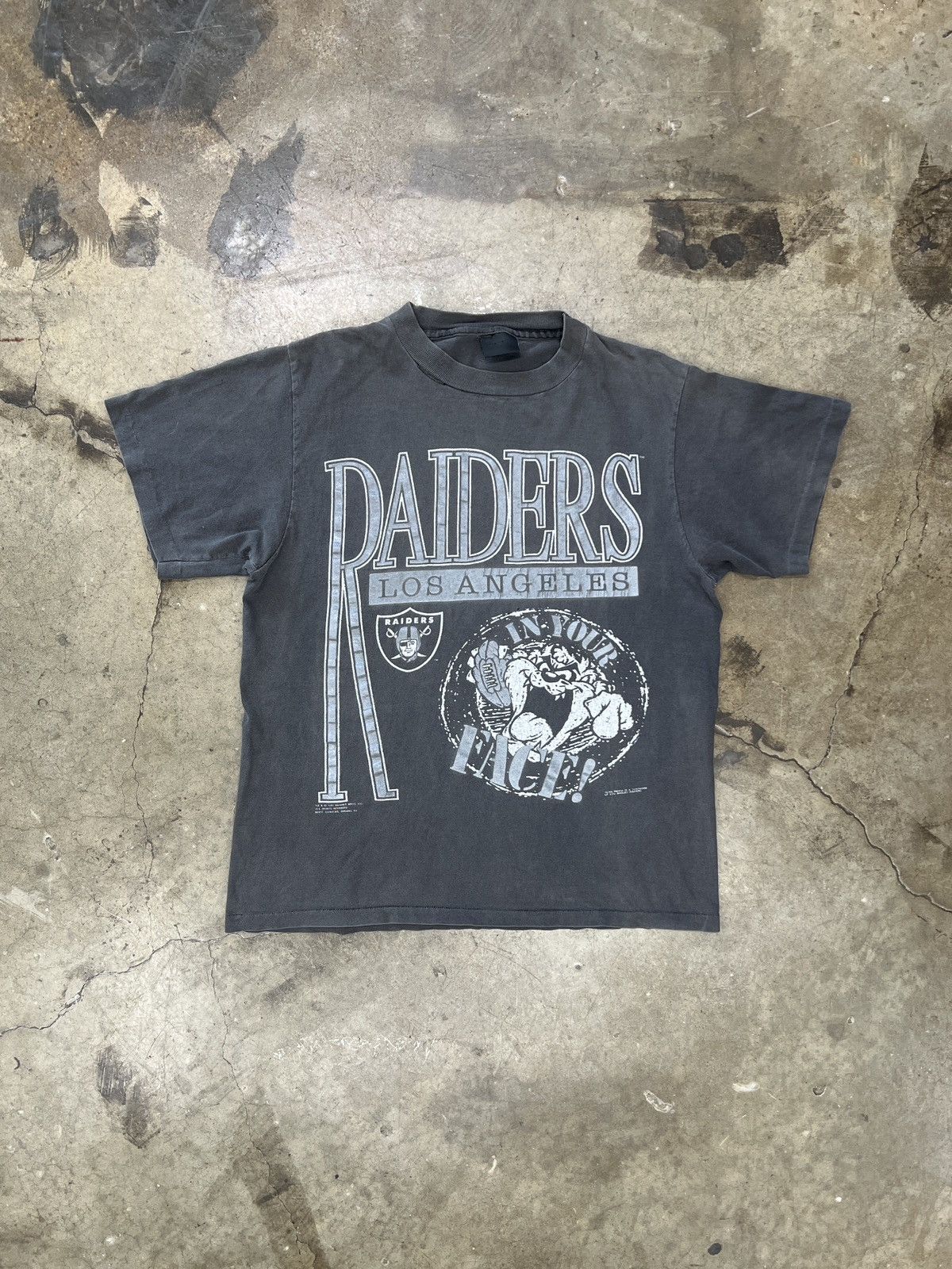 NFL Vintage 1991 Los Angeles Raiders Looney Tunes Taz Tee Large Size US L / EU 52-54 / 3 - 2 Thumbnail