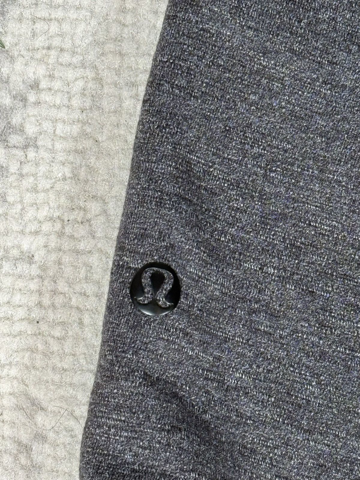 Lululemon Lululemon Athletic Gym Gray Shorts Size US 34 / EU 50 - 3 Thumbnail